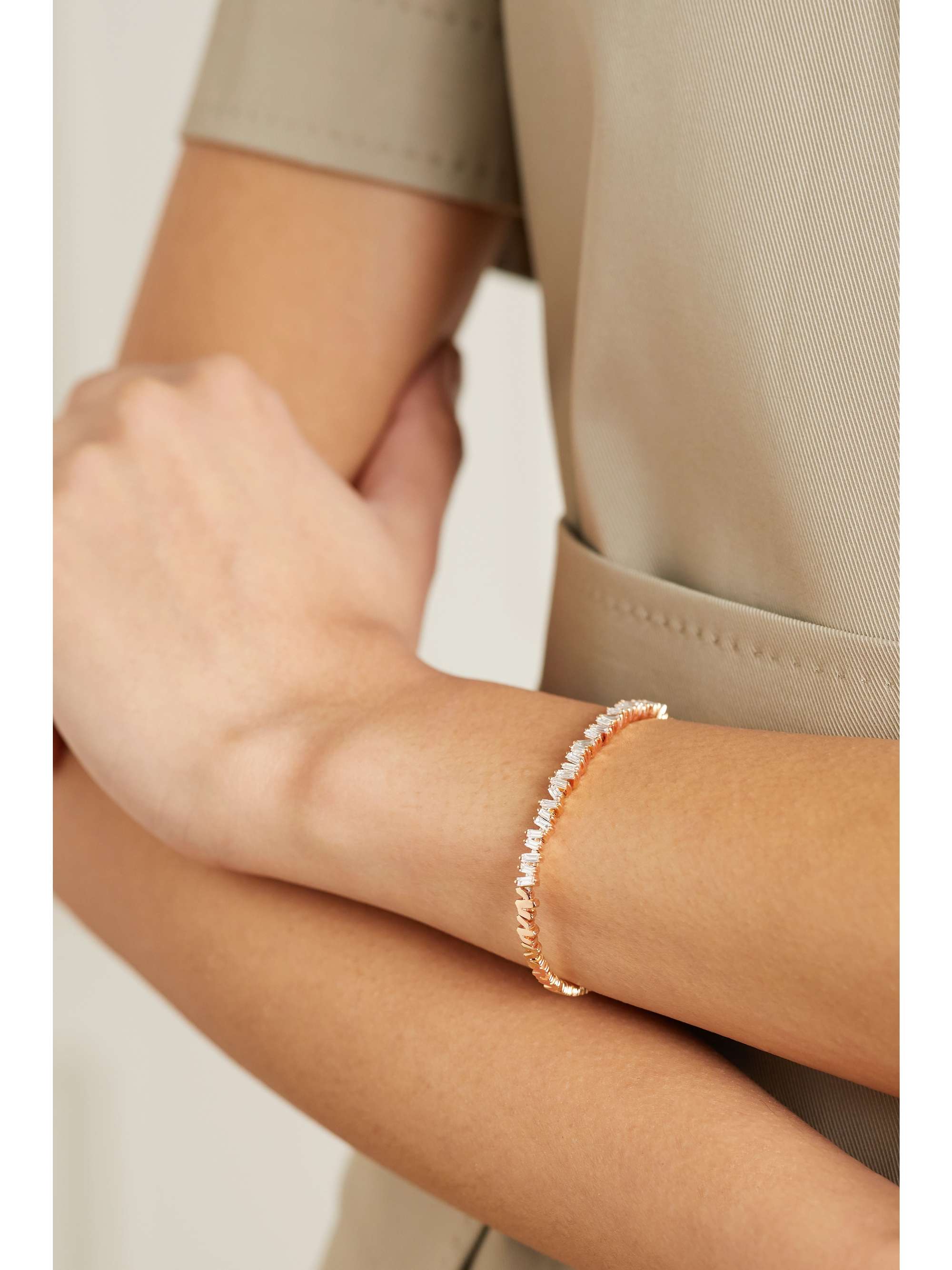 SUZANNE KALAN 18-karat gold diamond cuff