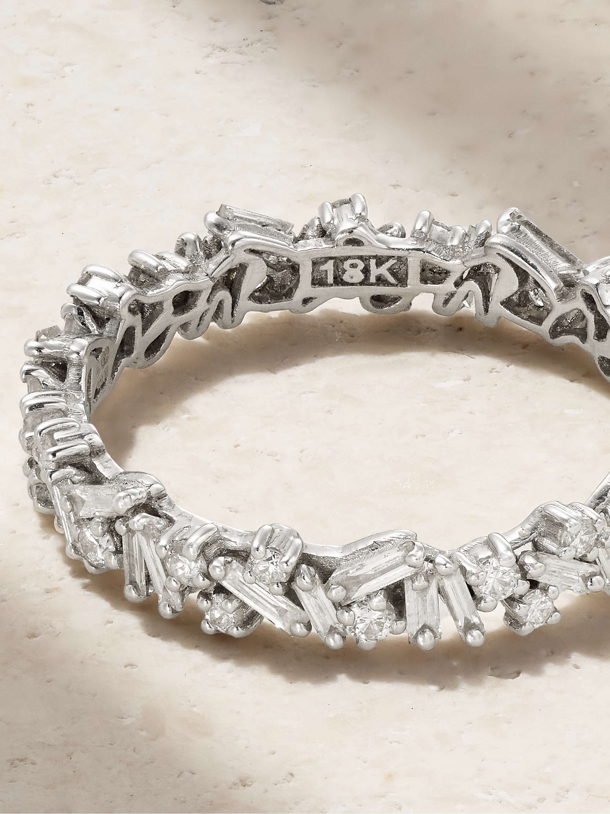 SUZANNE KALAN Bague en or blanc 18 carats (750/1000) et diamants