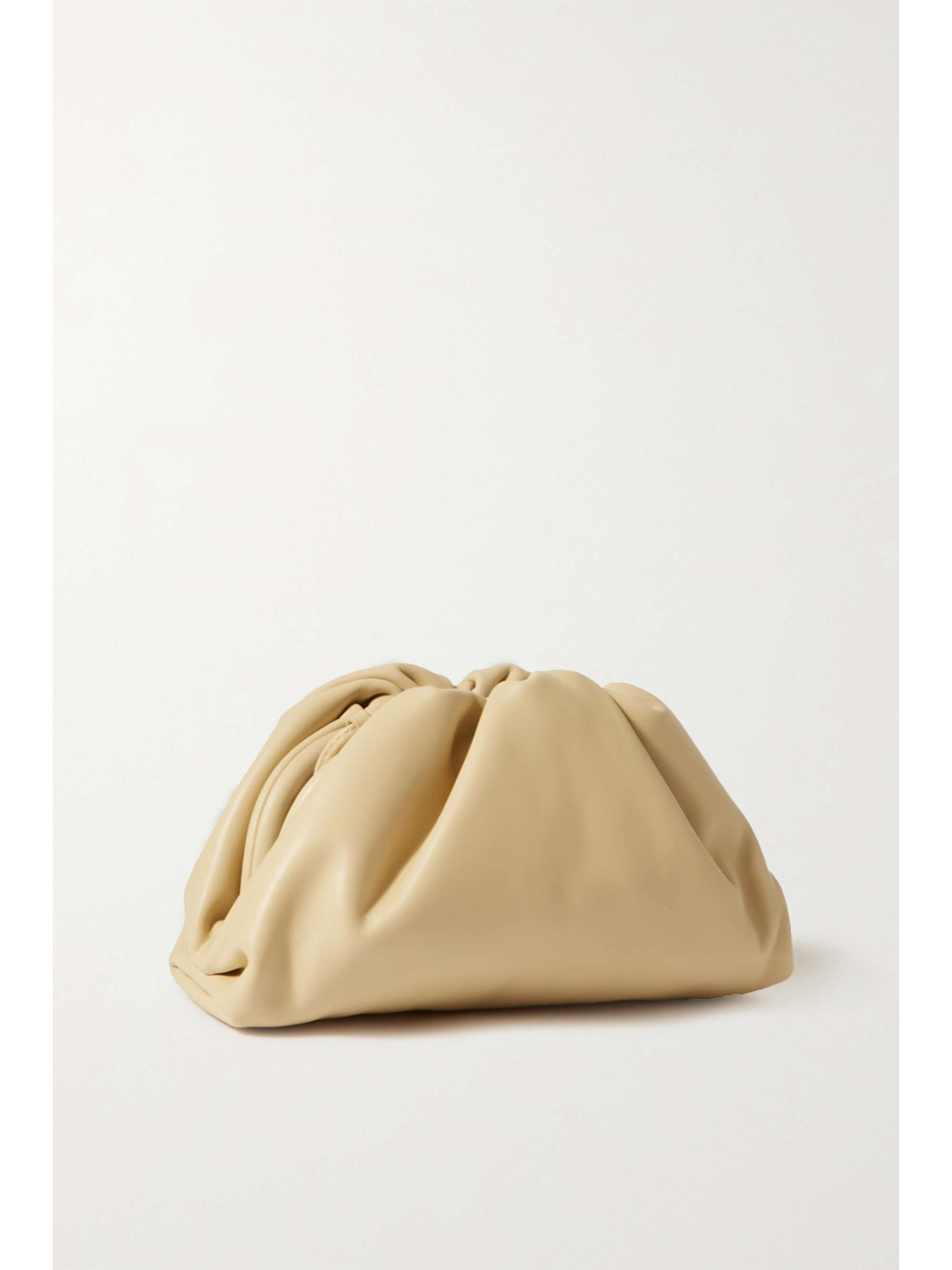 BOTTEGA VENETA Pochette en cuir à fronces The Pouch Small