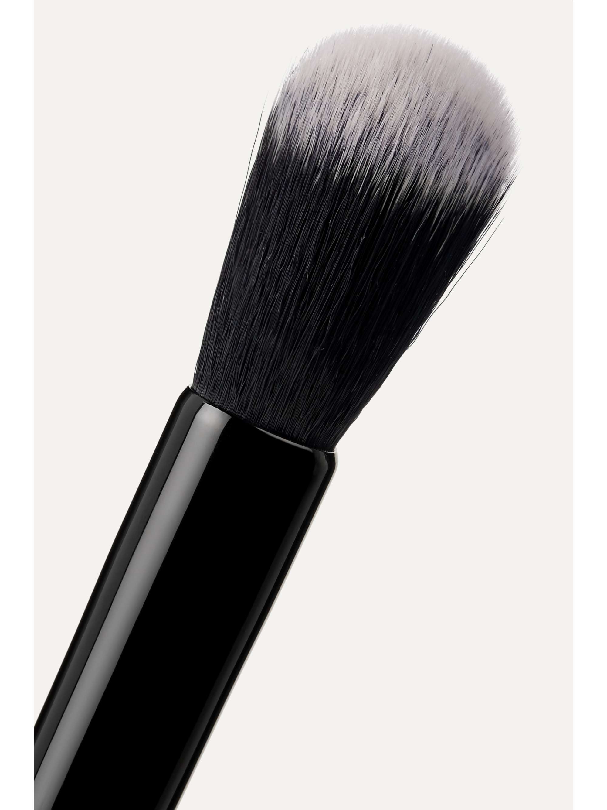 CLÉ DE PEAU BEAUTÉ Powder and Cream Blush Brush