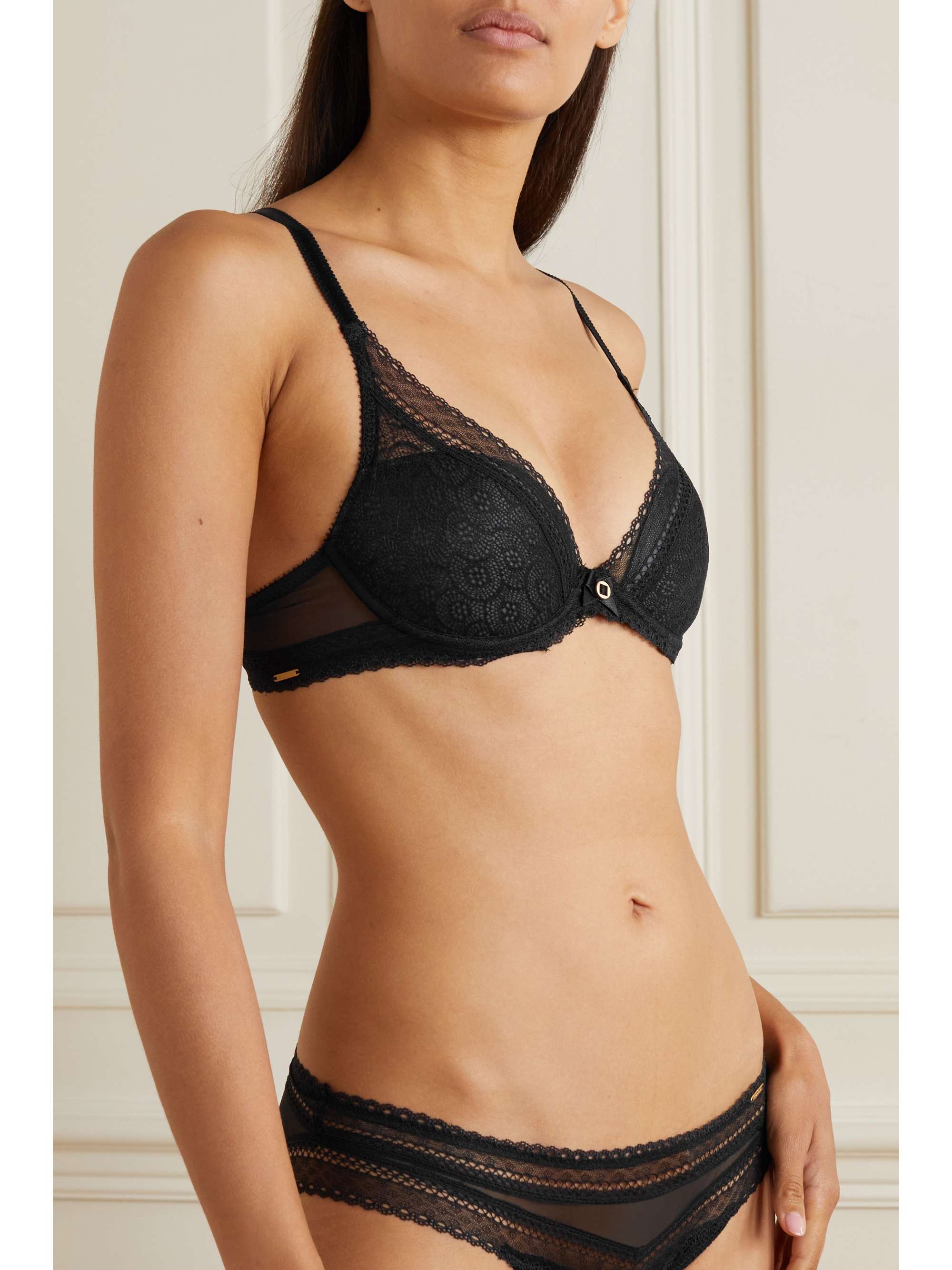 Festivité stretch-lace and tulle underwired plunge T-shirt bra