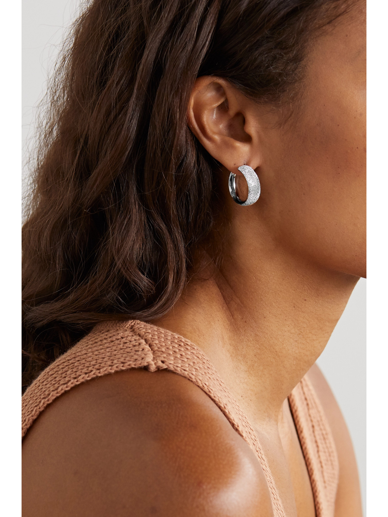 CAROLINA BUCCI FLORENTINE 18-KARAT WHITE GOLD HOOP EARRINGS 