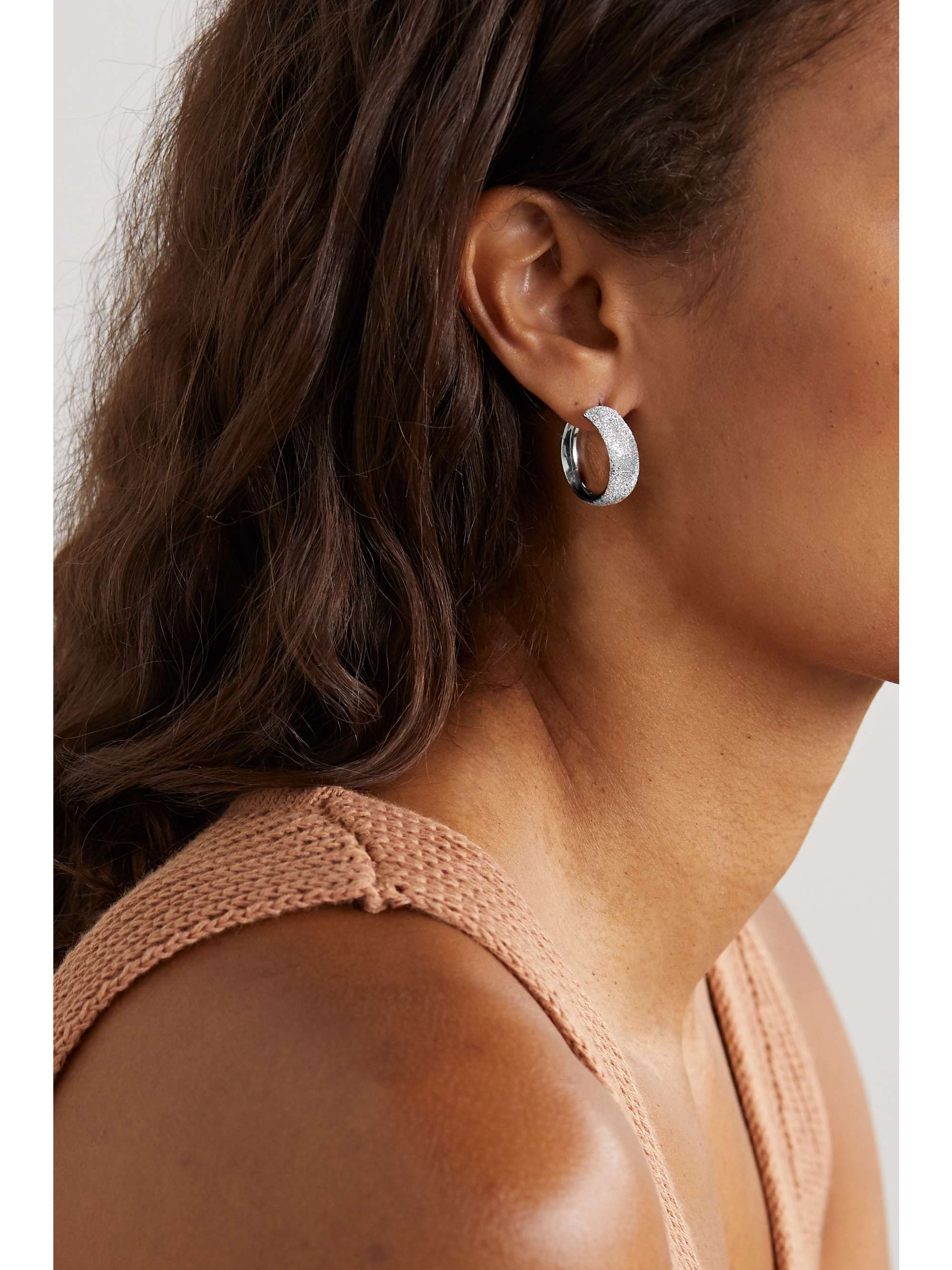 CAROLINA BUCCI Florentine 18-karat white gold hoop earrings
