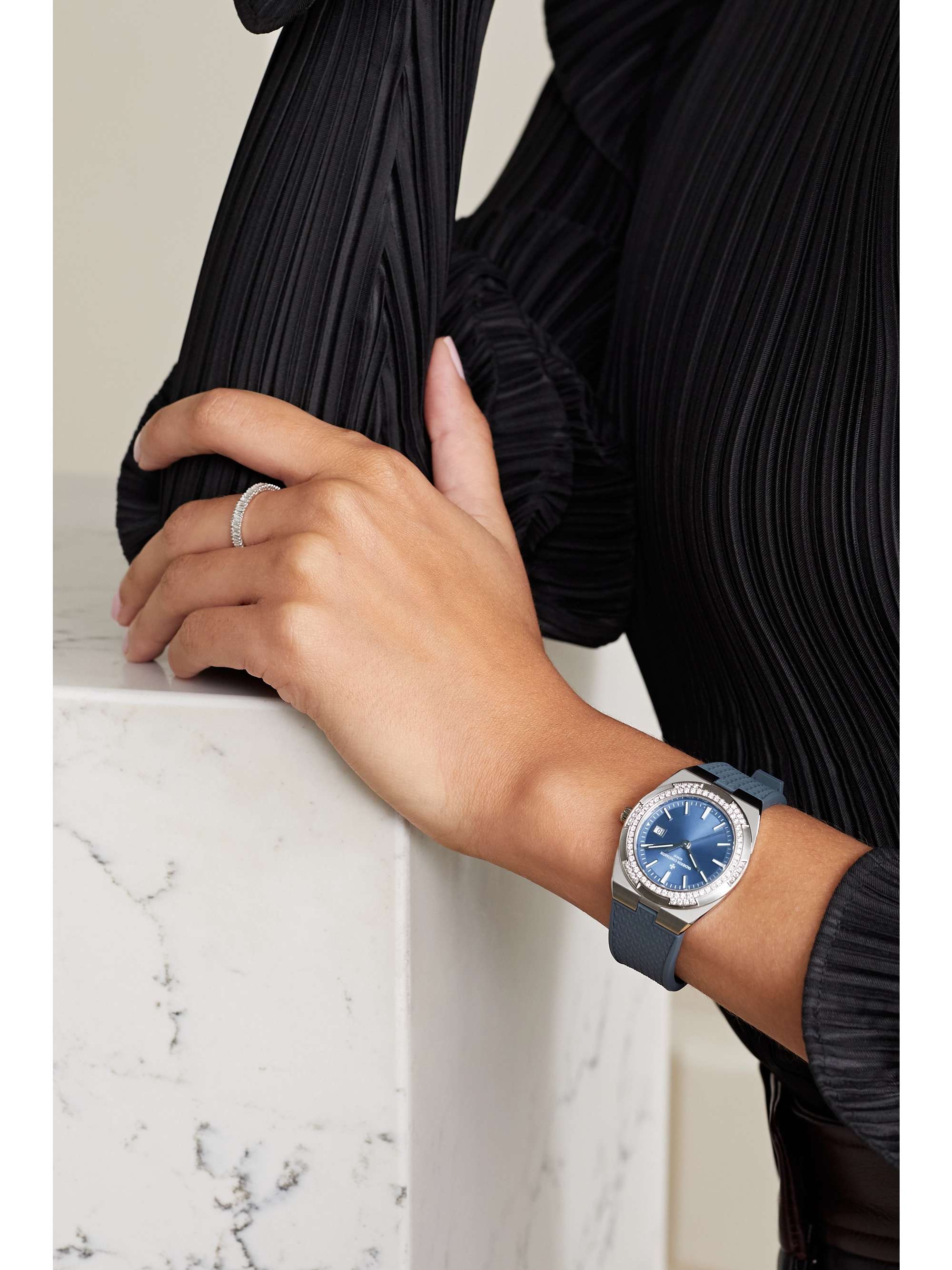 VACHERON CONSTANTIN Overseas 33mm stainless steel and diamond watch