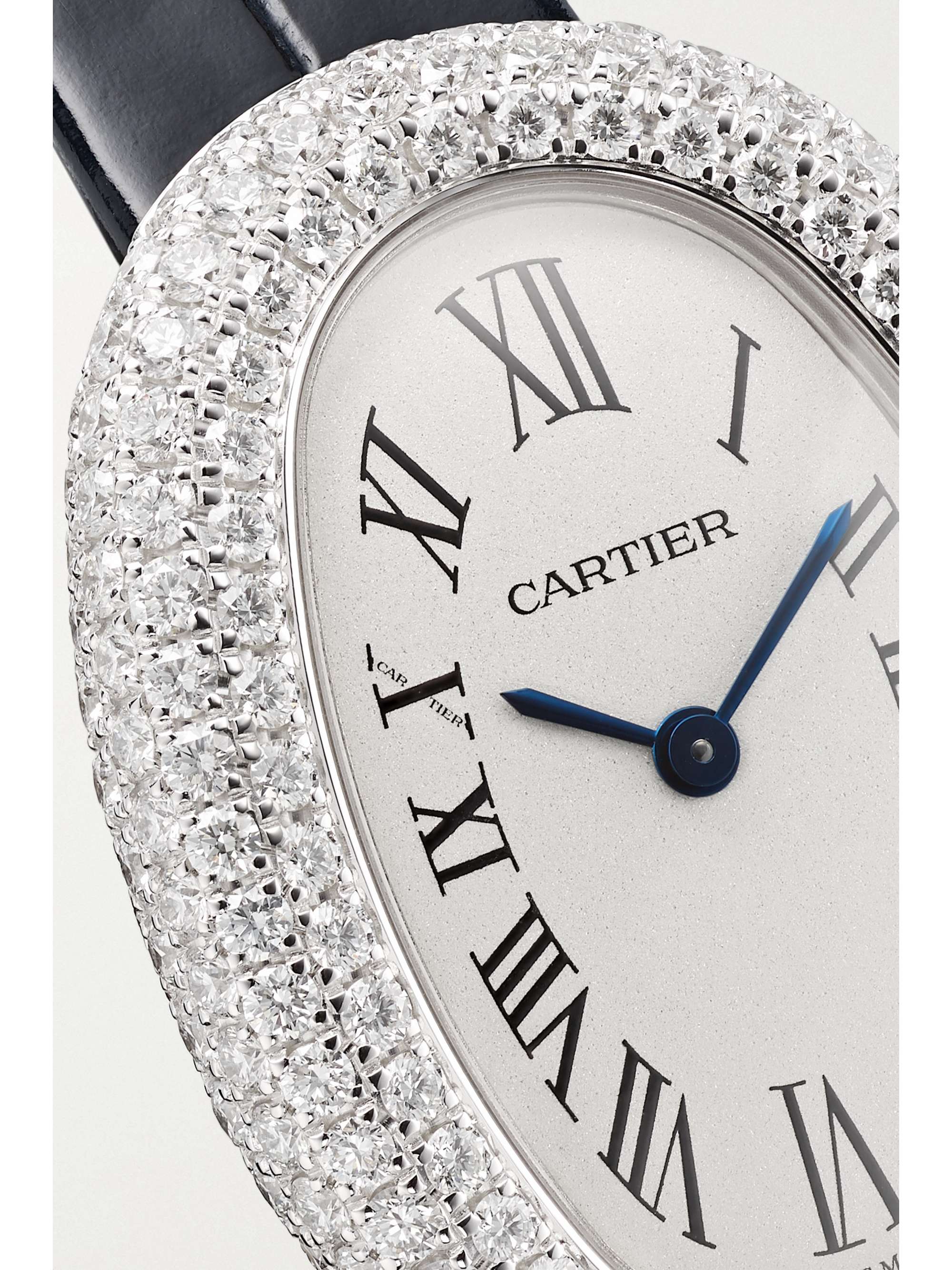 CARTIER Montre en or blanc 18 carats (750/1000) rhodié et diamants à bracelet en alligator Baignoire 1920 26mm Small