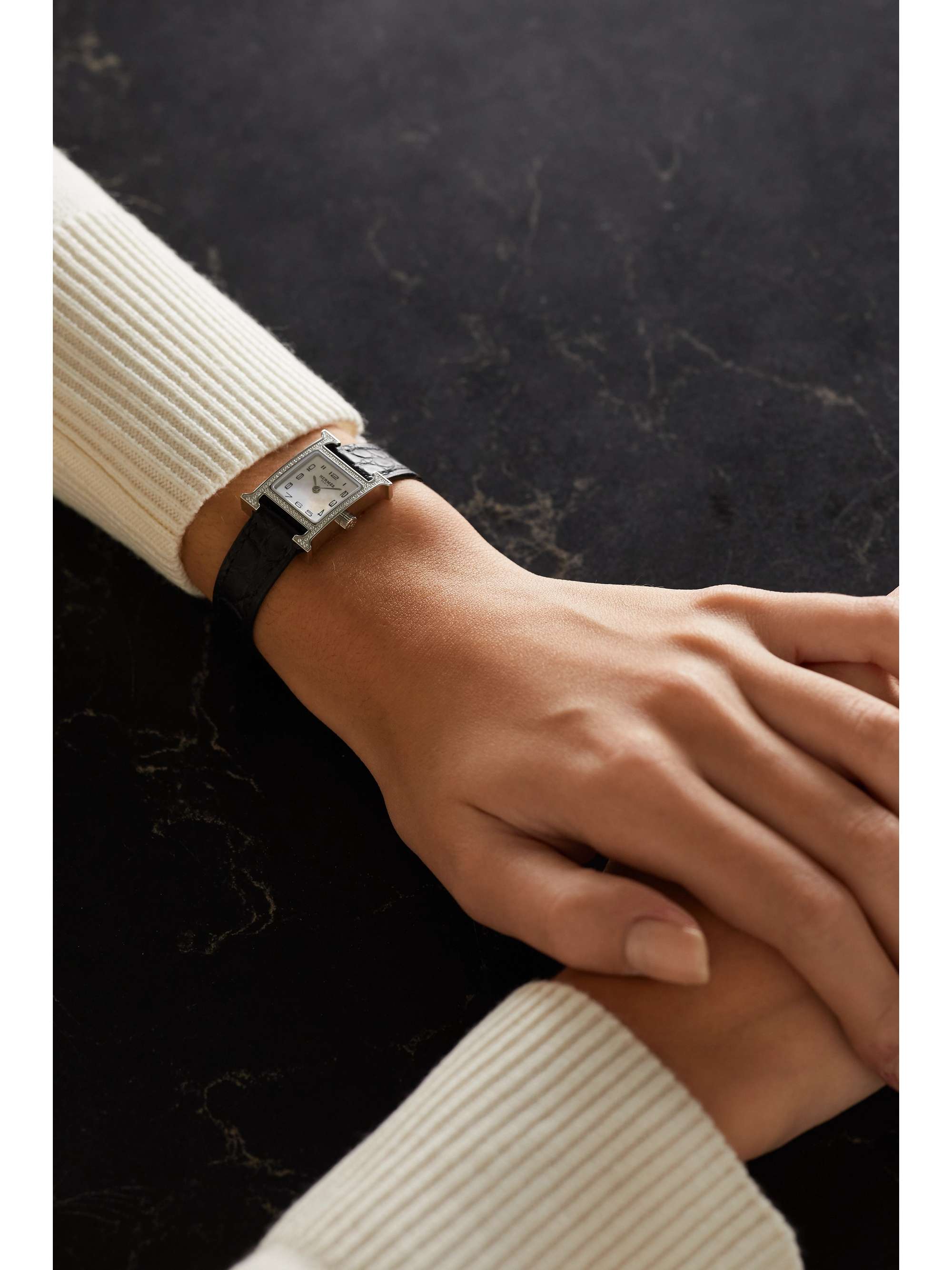 HERMÈS TIMEPIECES Montre en acier inoxydable, nacre et diamants à bracelet en alligator Heure H Very Small 17,2 mm