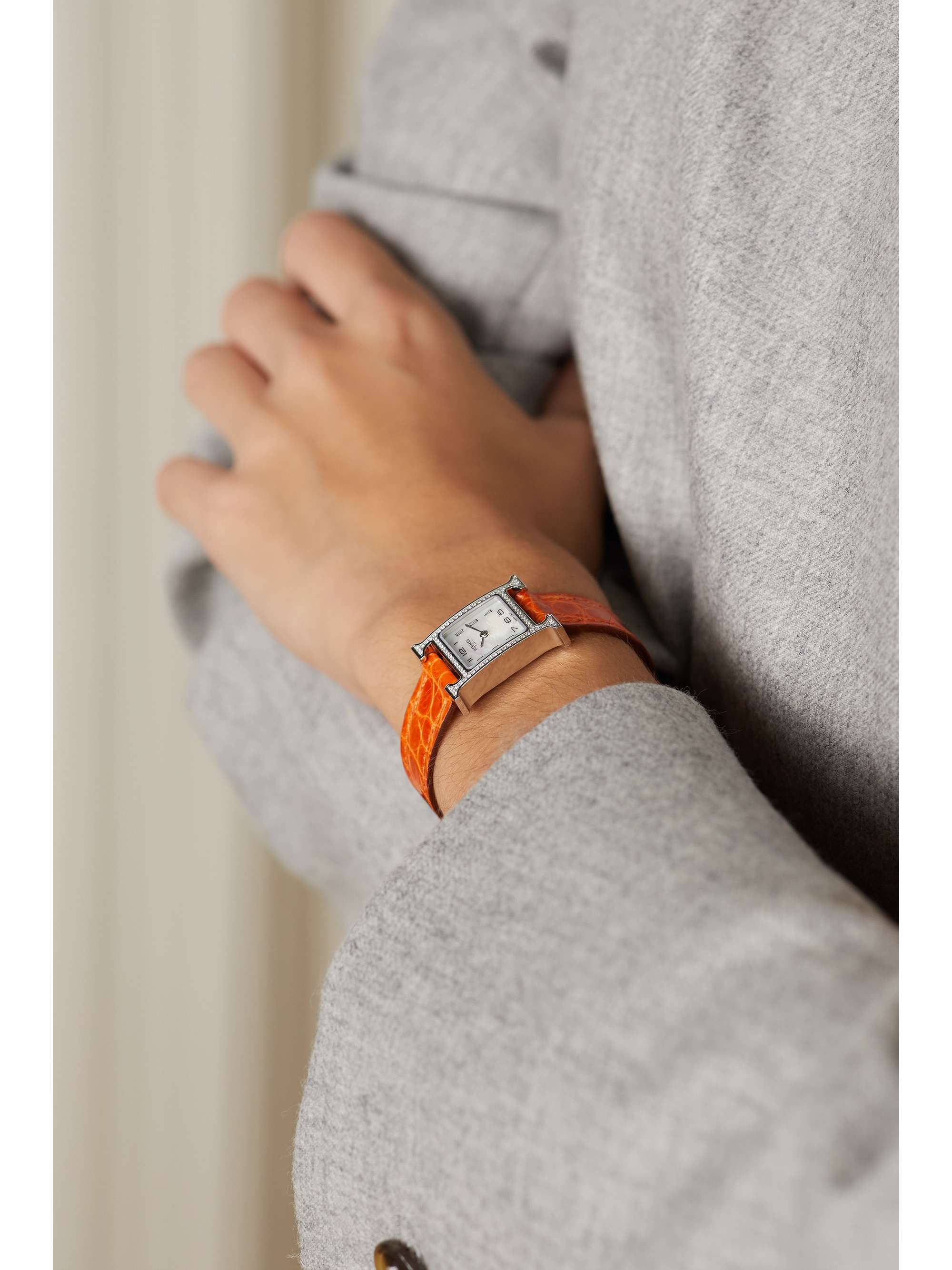 HERMÈS TIMEPIECES Montre en acier inoxydable, nacre et diamants à bracelet en alligator Heure H Very Small 17,2 mm