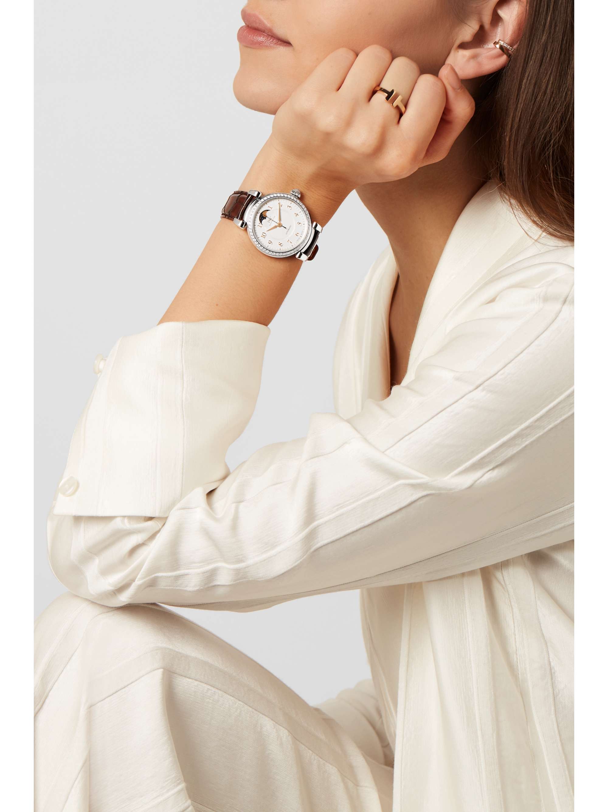 IWC SCHAFFHAUSEN Montre en acier inoxydable et diamants à bracelet en alligator Da Vinci Automatic Moon Phase, 36 mm