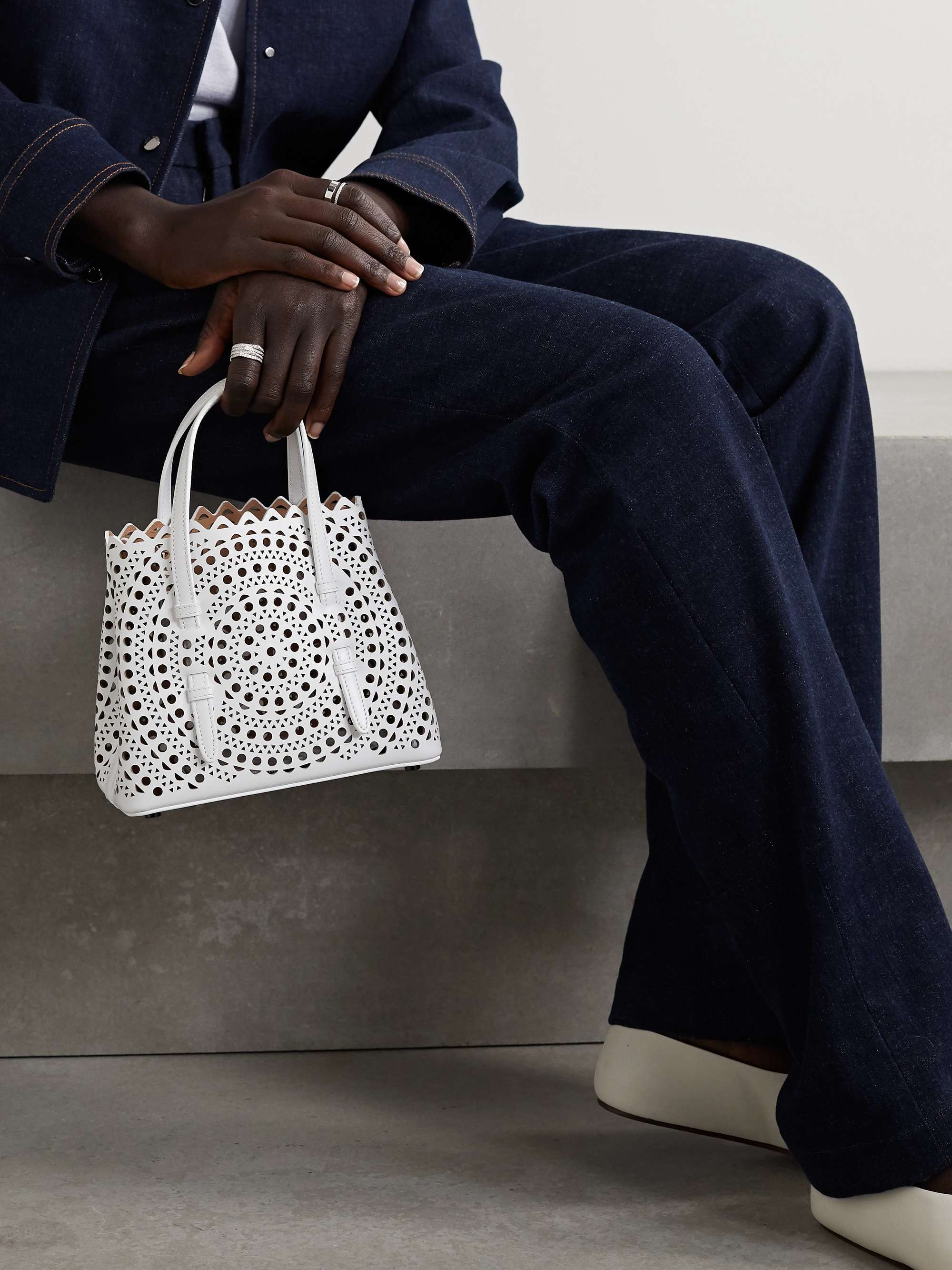 ALAÏA Mina 20 Tote aus lasergeschnittenem Leder