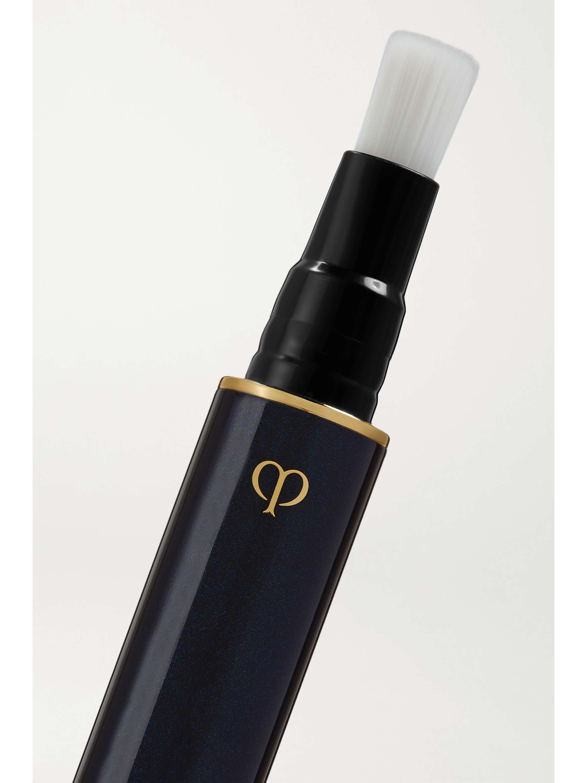 CLÉ DE PEAU BEAUTÉ Concealer SPF25 - Almond