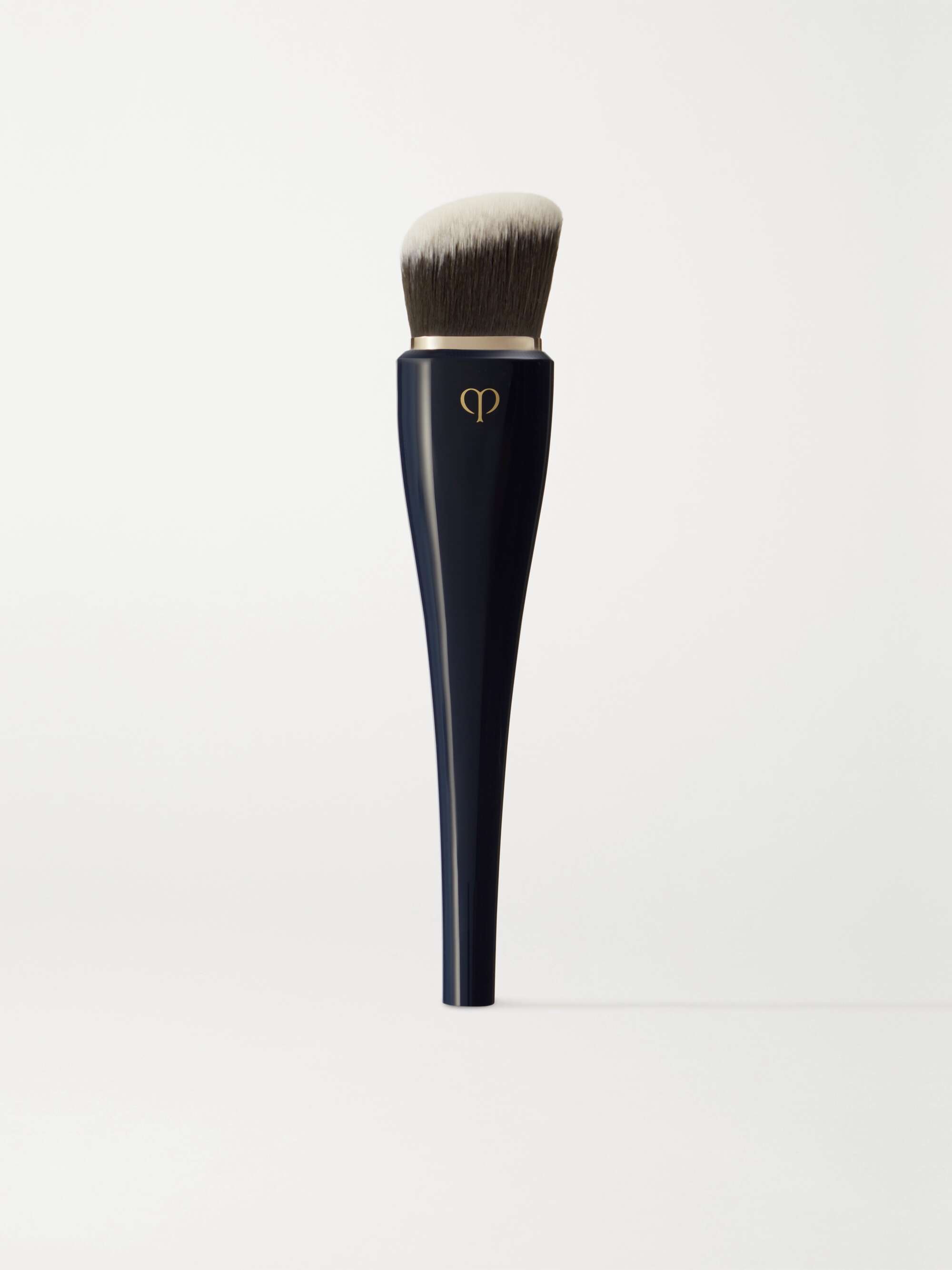 CLÉ DE PEAU BEAUTÉ High Coverage Foundation Brush NETAPORTER
