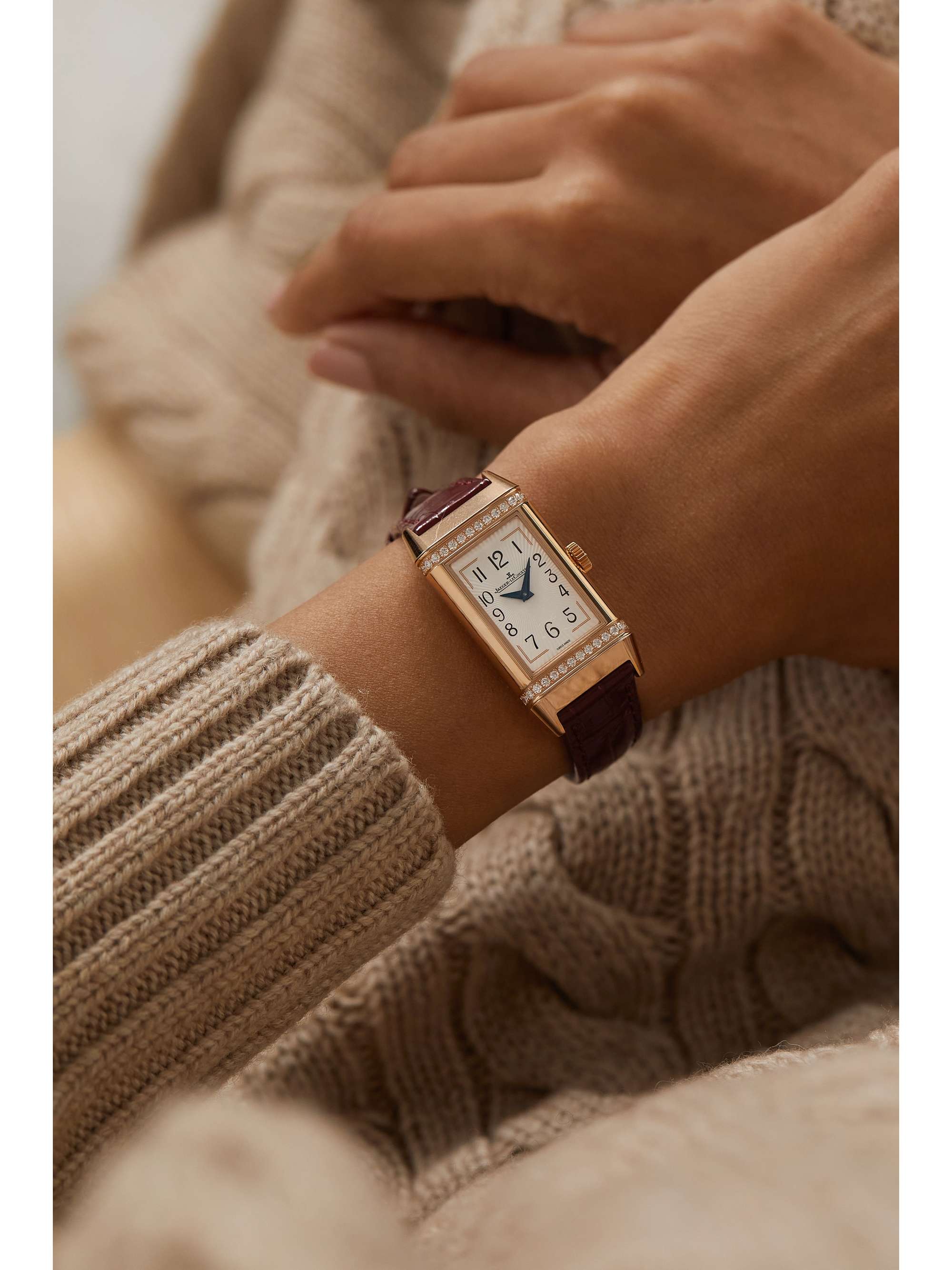 JAEGER LECOULTRE Montre en or rose et diamants à bracelet en alligator Reverso One Duetto, 40,1 x 20 mm