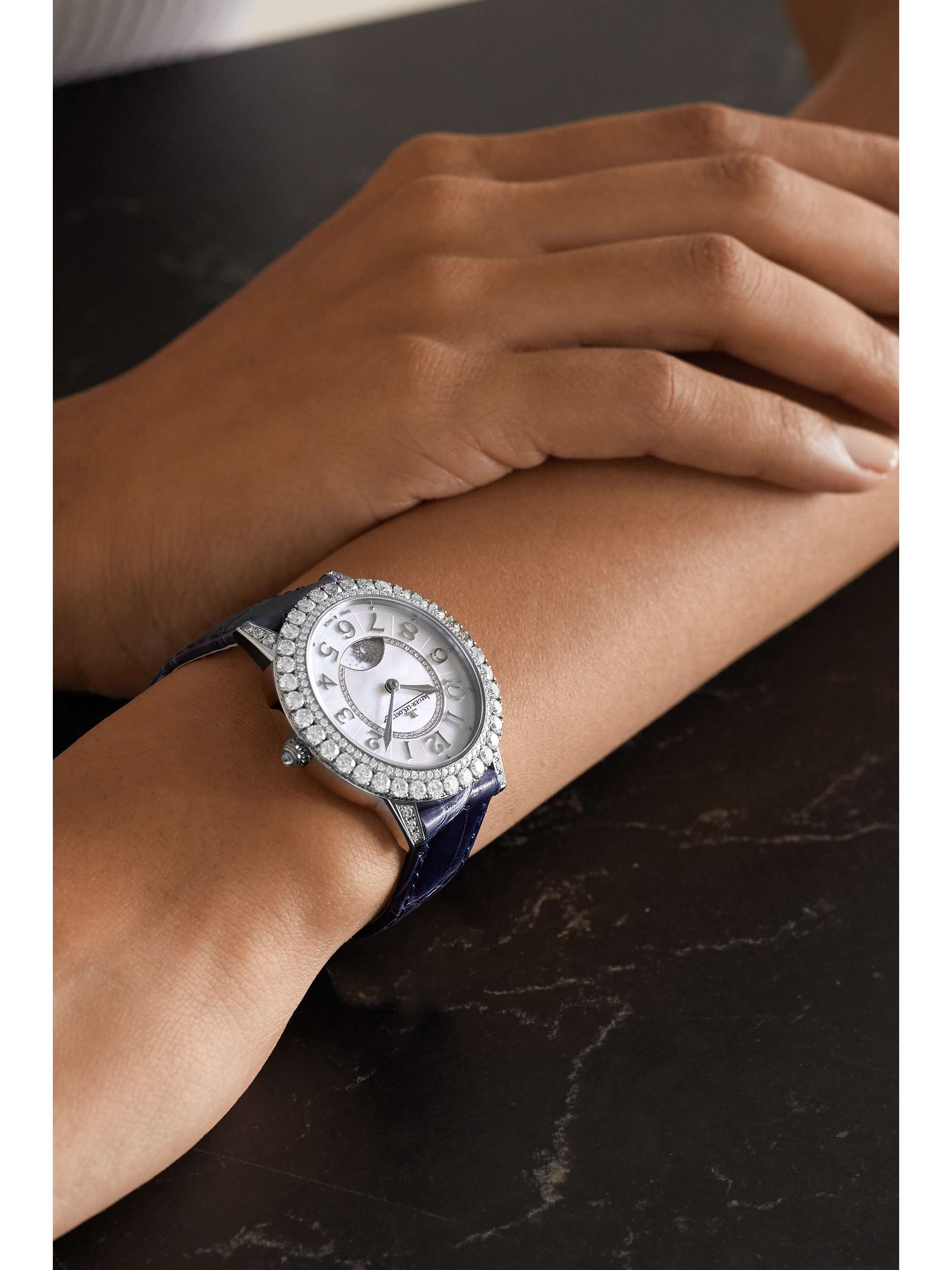 JAEGER LECOULTRE Rendez-Vous Night & Day Automatic 36 mm Uhr aus 18 Karat Weißgold mit Perlmutt, Diamanten und Alligatorlederarmband