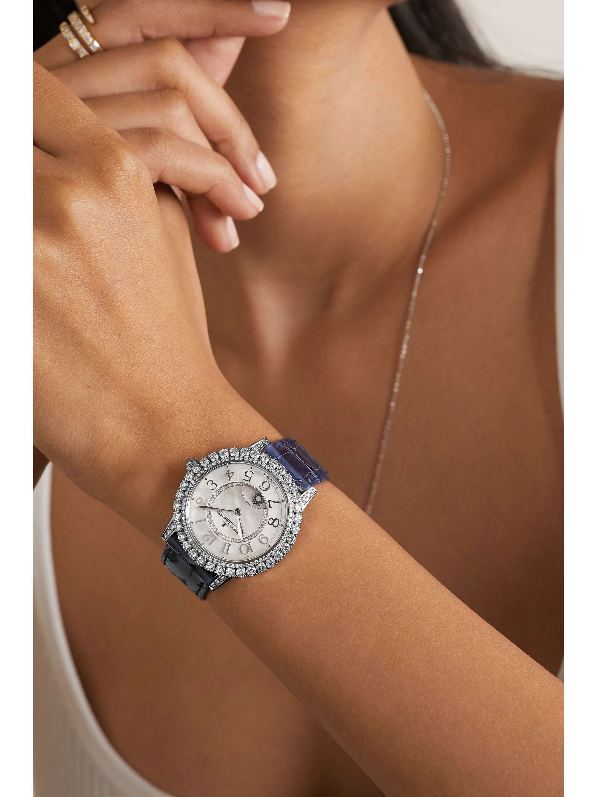 JAEGER LECOULTRE Rendez-Vous Night & Day Automatic 36 mm Uhr aus 18 Karat Weißgold mit Perlmutt, Diamanten und Alligatorlederarmband