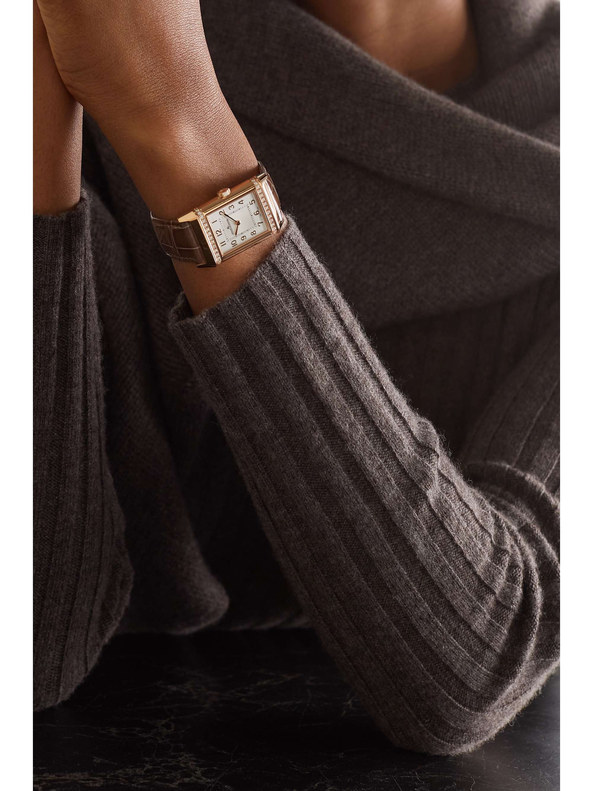 JAEGER-LECOULTRE Montre en or rose 18 carats (750/1000) et diamants à bracelet en alligator Reverso Classic Duetto Automatic Medium, 24 mm