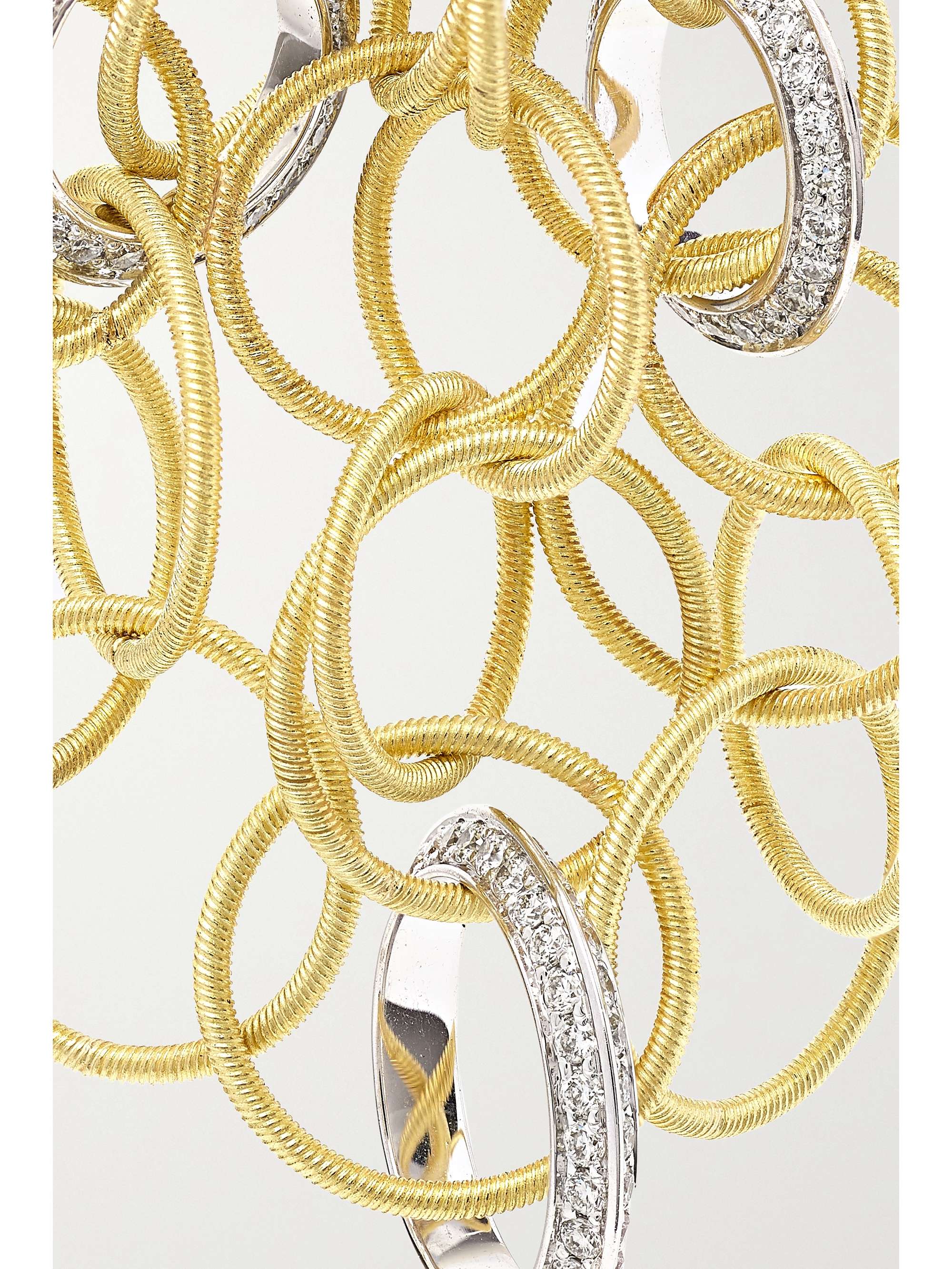 BUCCELLATI Boucles d'oreilles en or jaune et blanc 18 carats (750/1000) et diamants Hawaii
