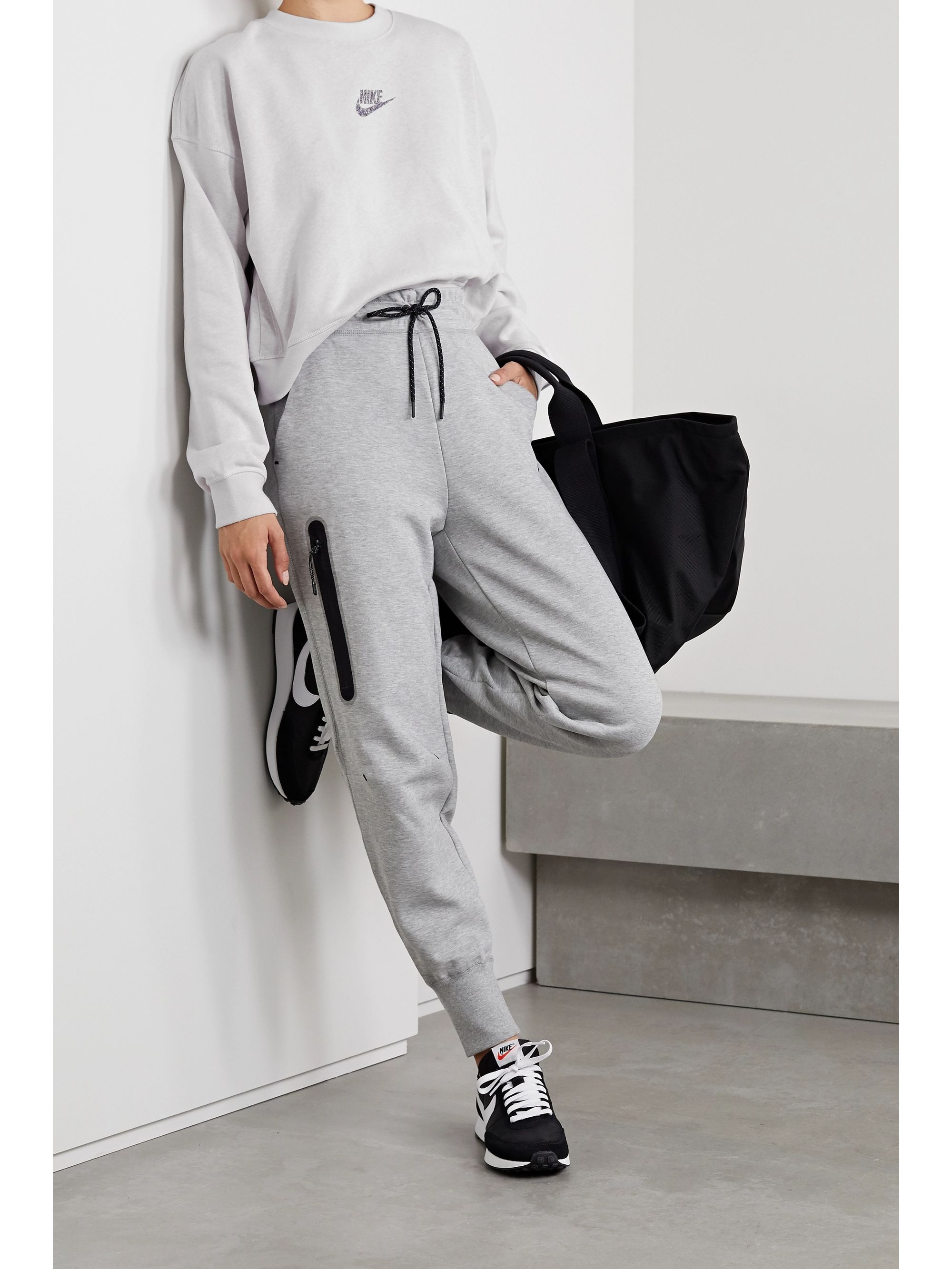 nike mini swoosh oversized cropped sweatshirt in light gray