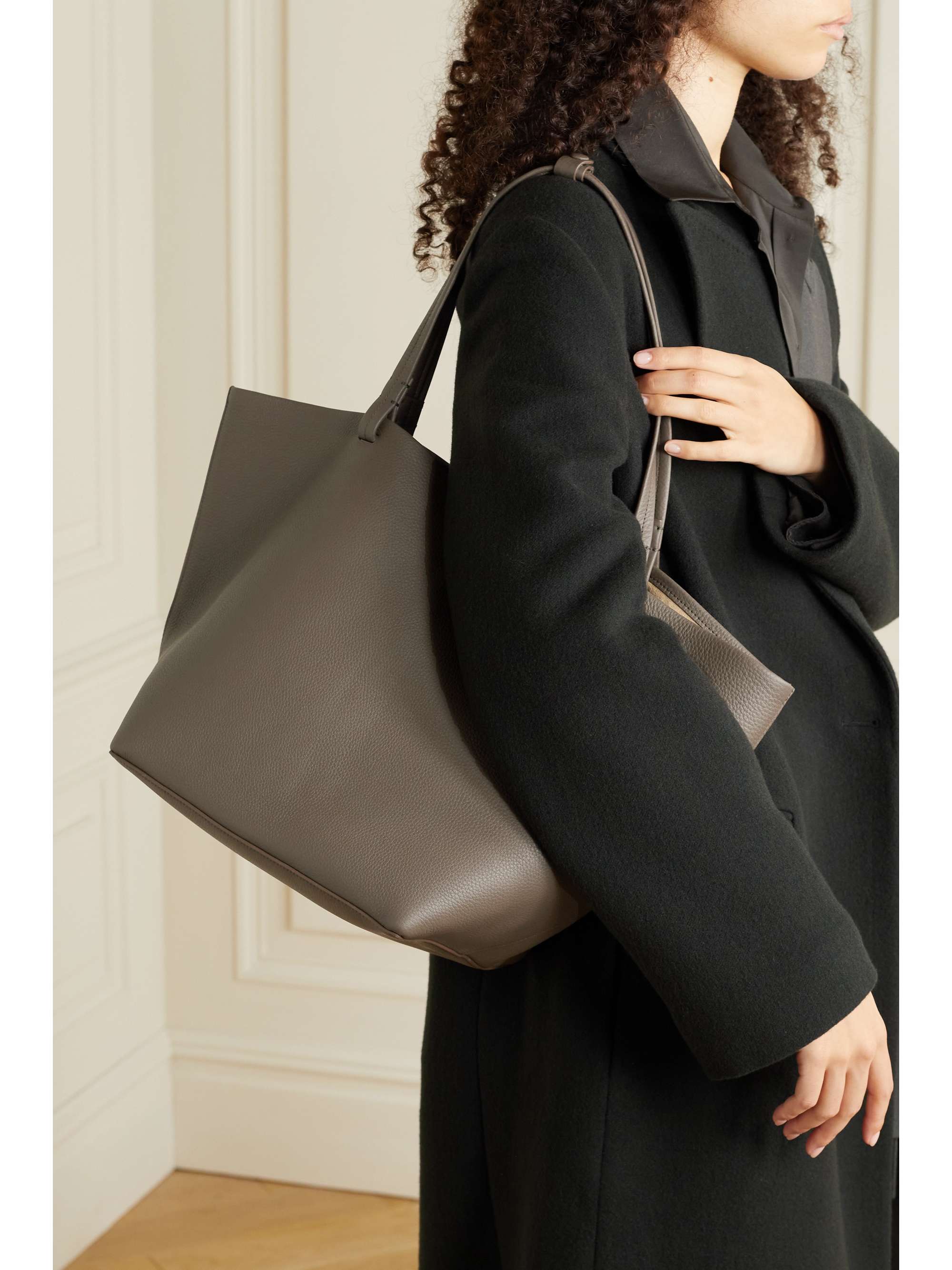 medium leather tote bag