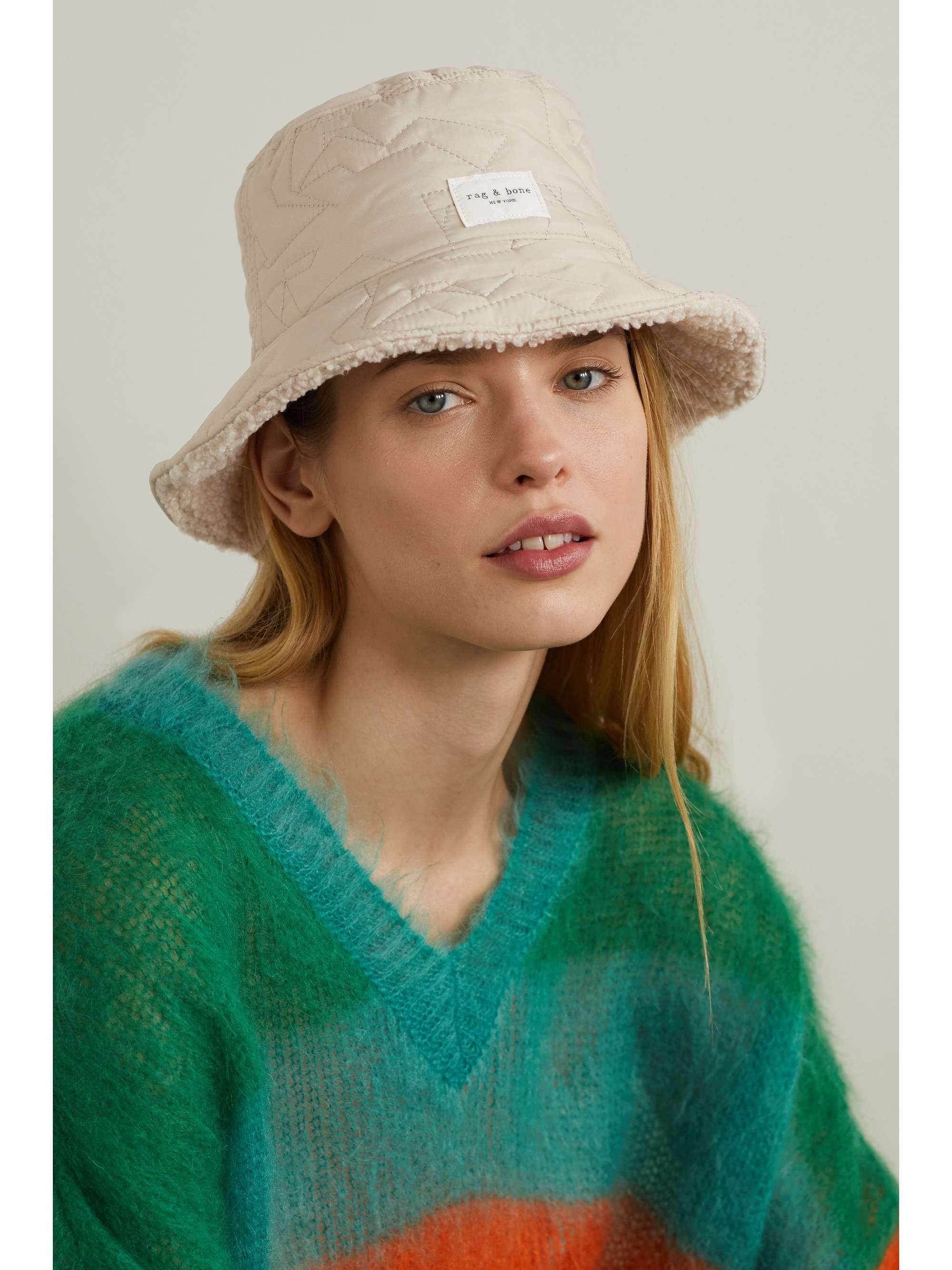 FLEECE REVERSIBLE HAT 