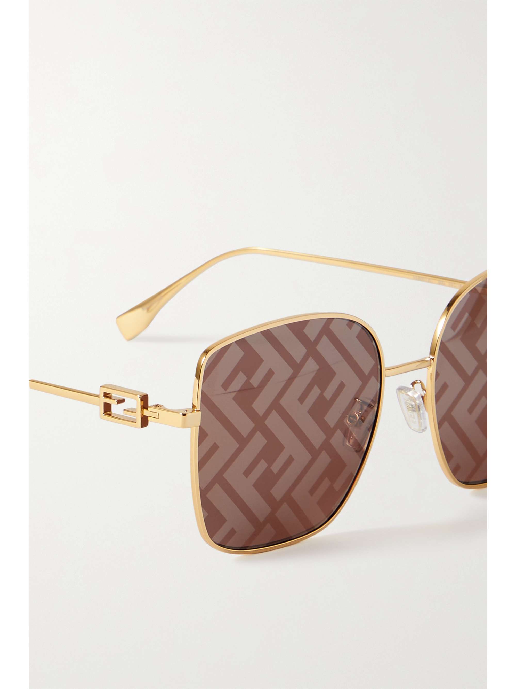 FENDI Lunettes de soleil carrées oversize en métal doré Baguette