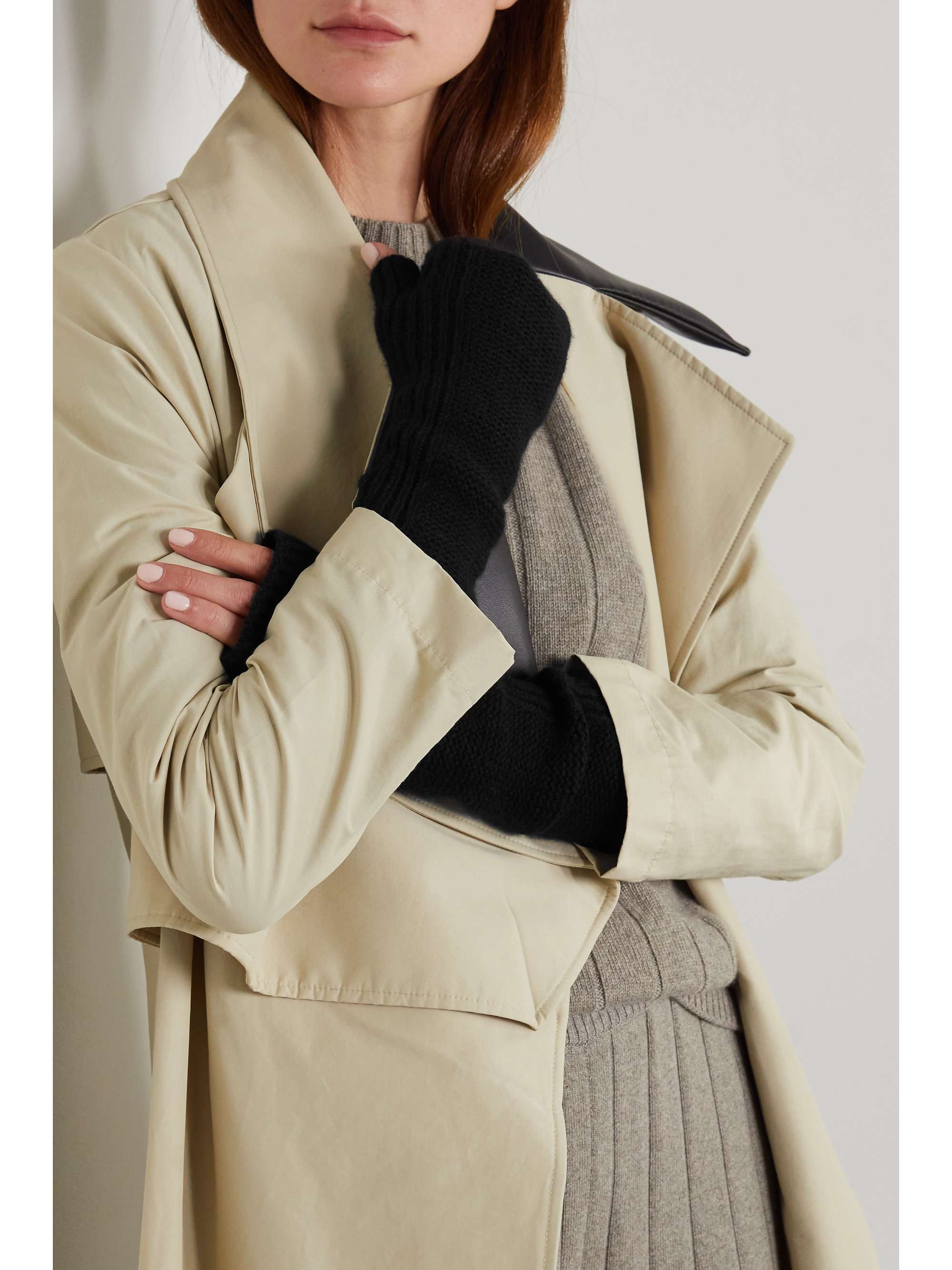 JOHNSTONS OF ELGIN Cashmere wristwarmers