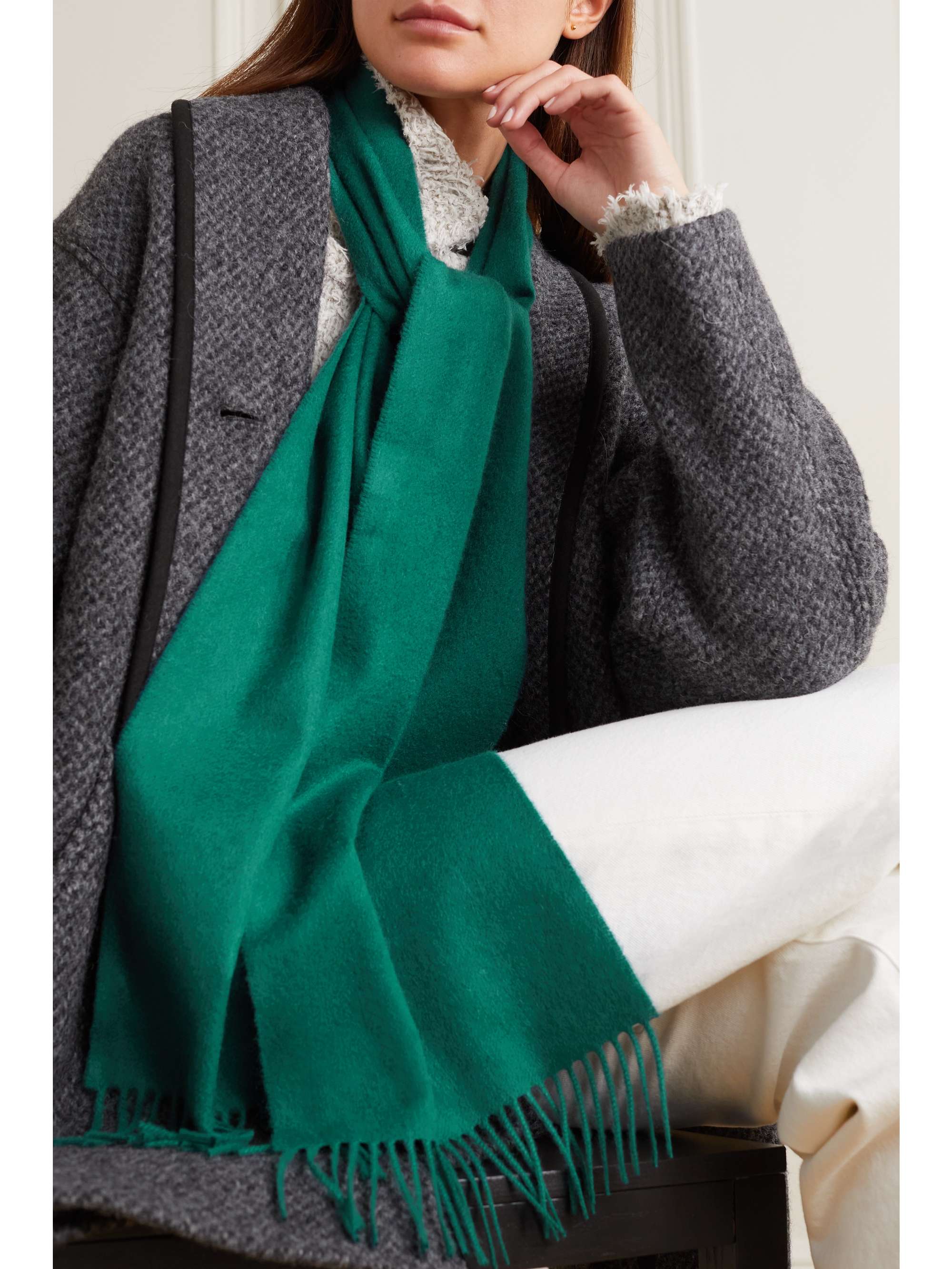 JOHNSTONS OF ELGIN + NET SUSTAIN fringed cashmere scarf