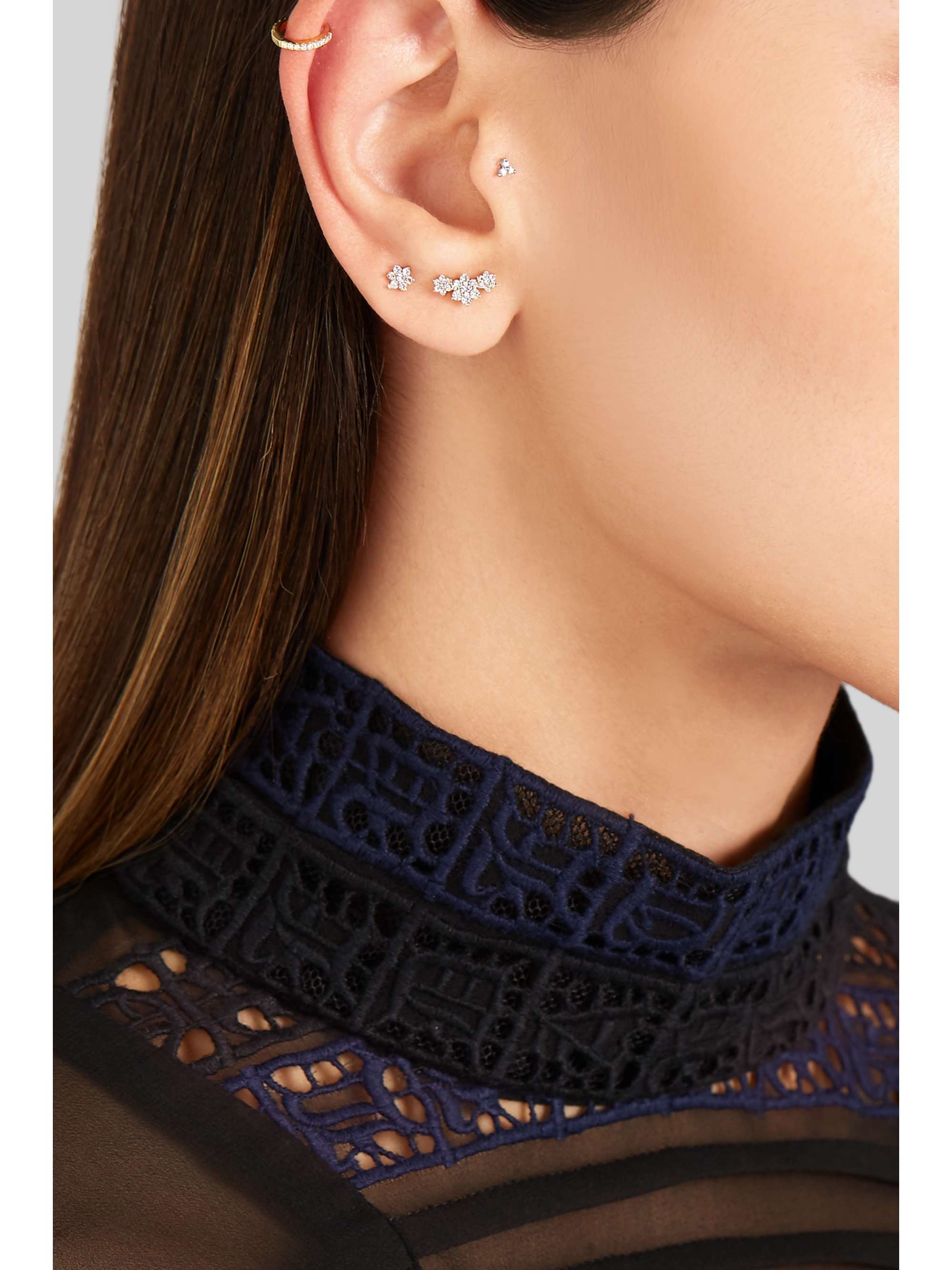 MARIA TASH Flower Garland 18-karat gold diamond earring