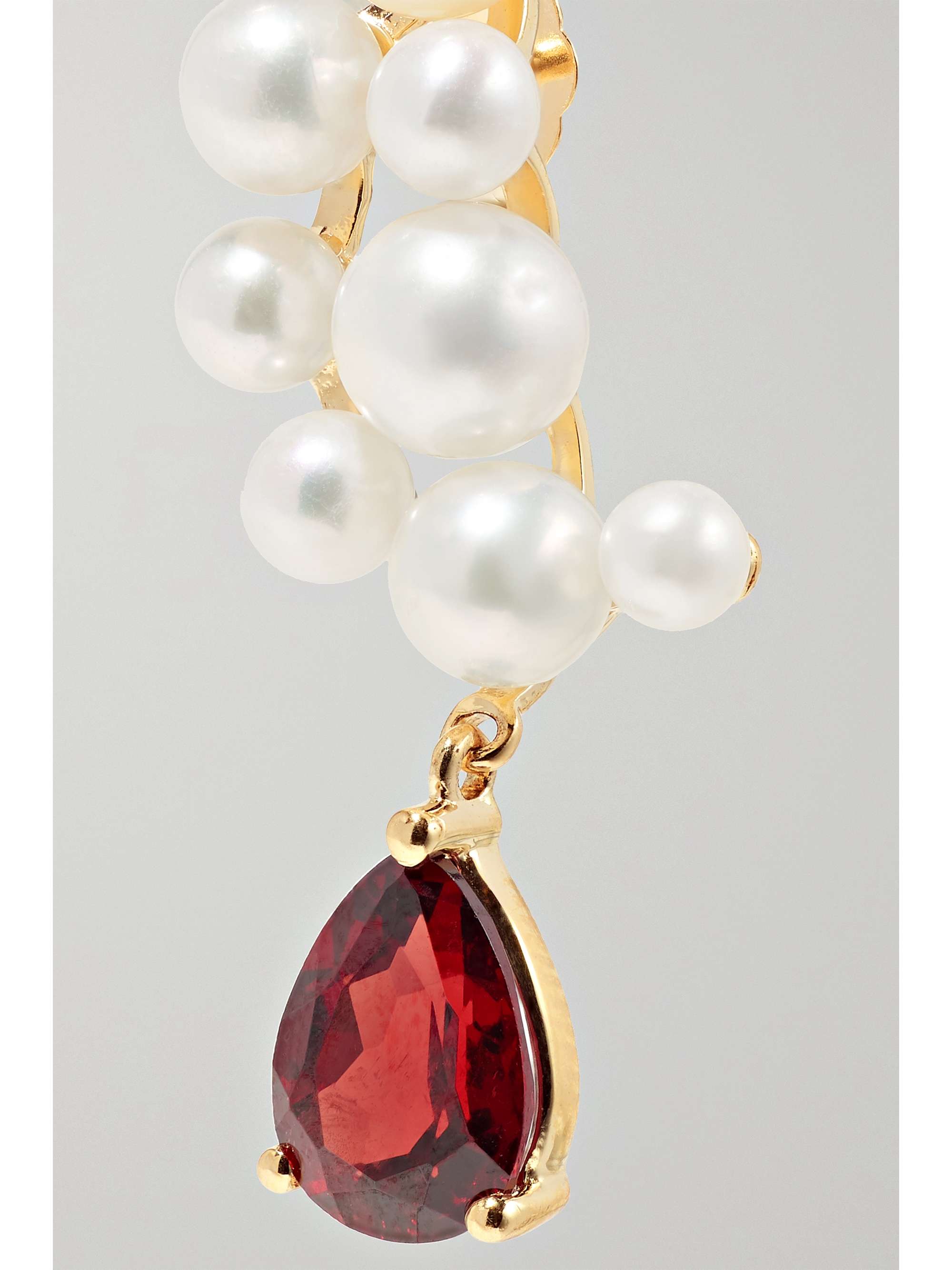 ANISSA KERMICHE Boucles d'oreilles en or 14 carats (585/1000), grenats et perles