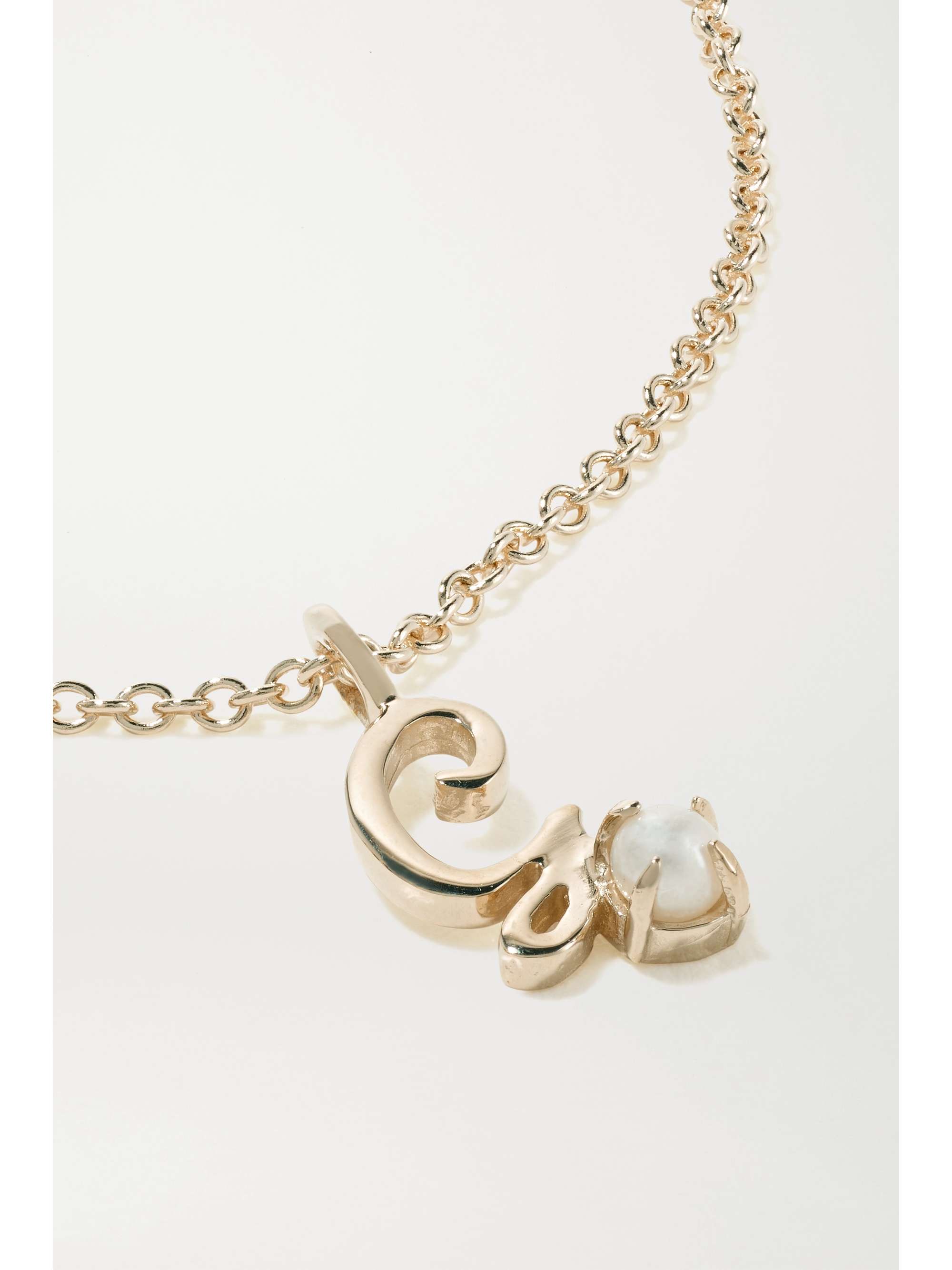STONE AND STRAND Alphabet 9-karat gold pearl necklace