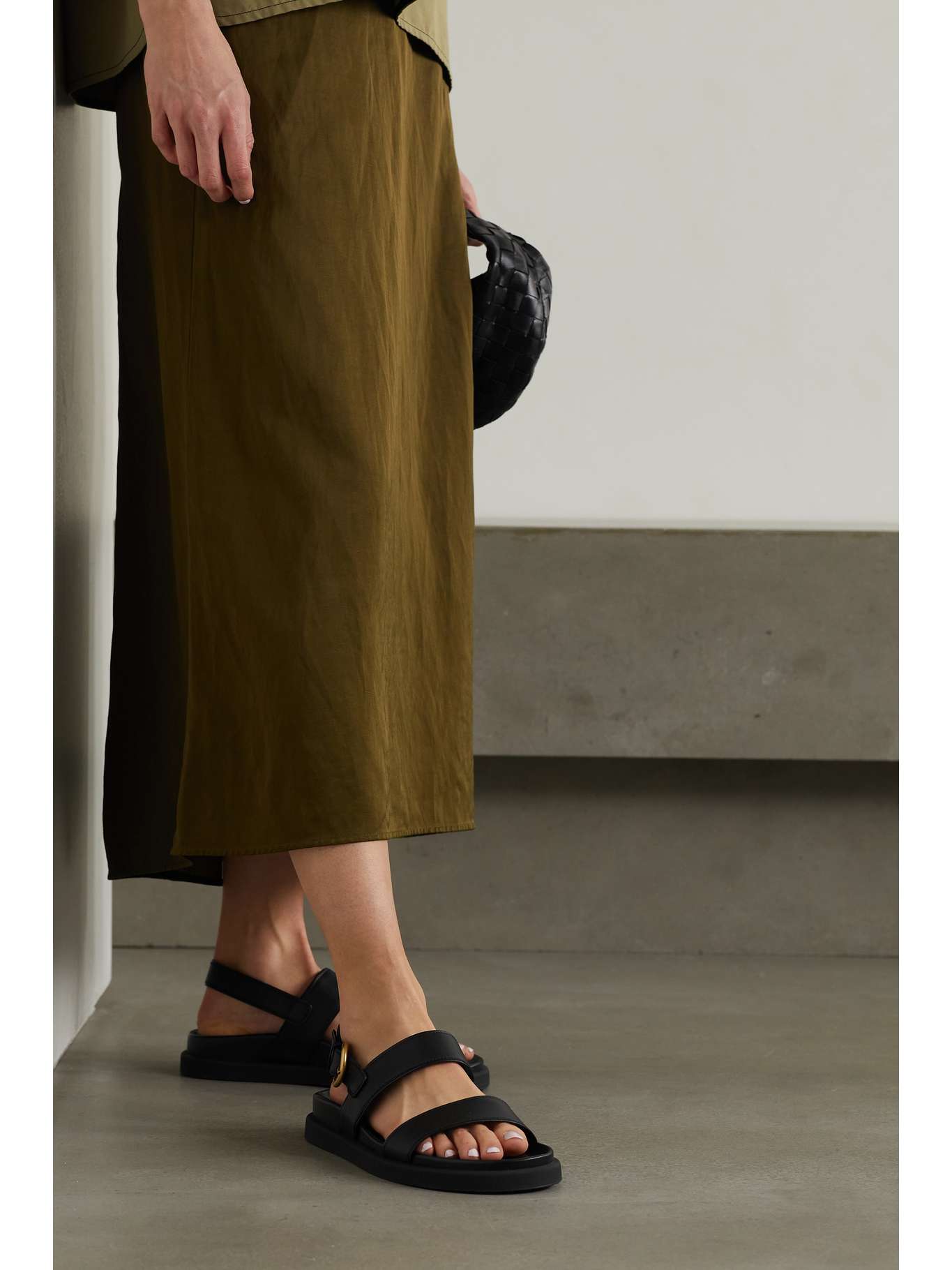 gianvito rossi bilbao leather slingback sandals
