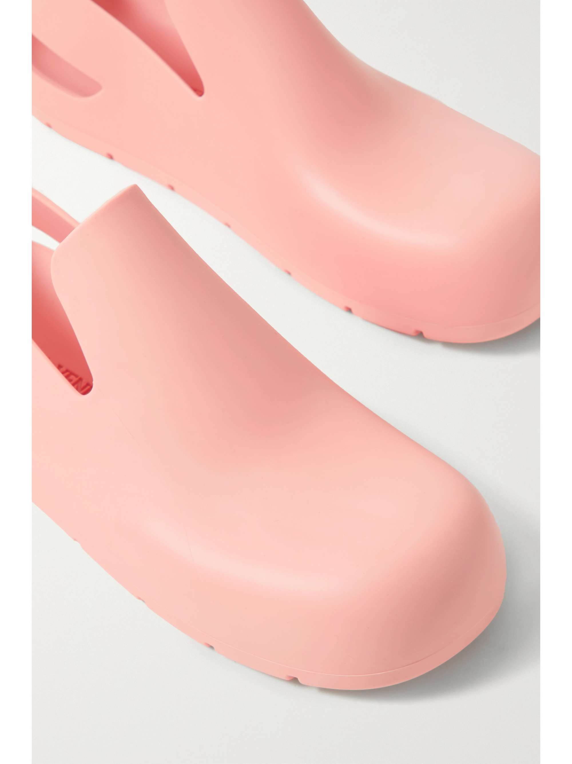 Antique rose Puddle rubber slingback 