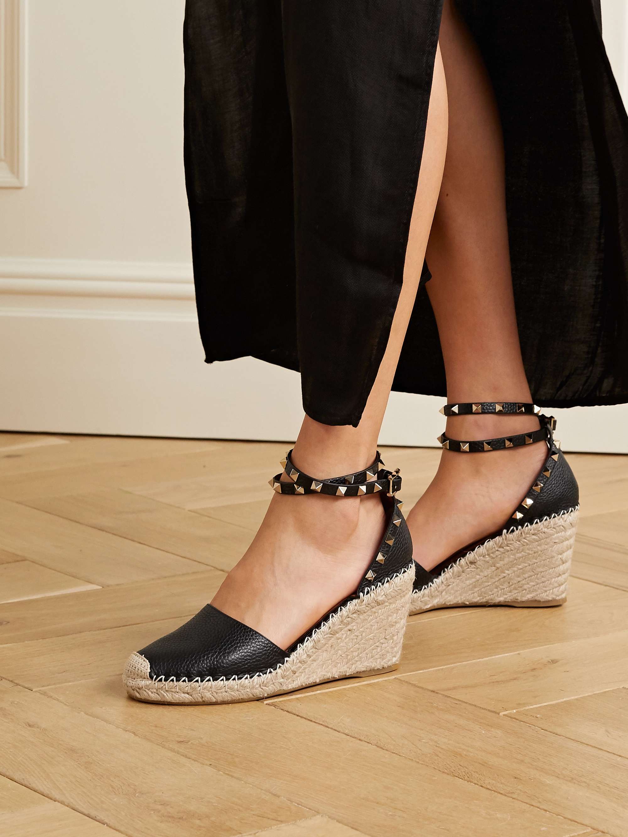 Diskret Anonym blik VALENTINO GARAVANI Rockstud 85 textured-leather wedge espadrilles |  NET-A-PORTER