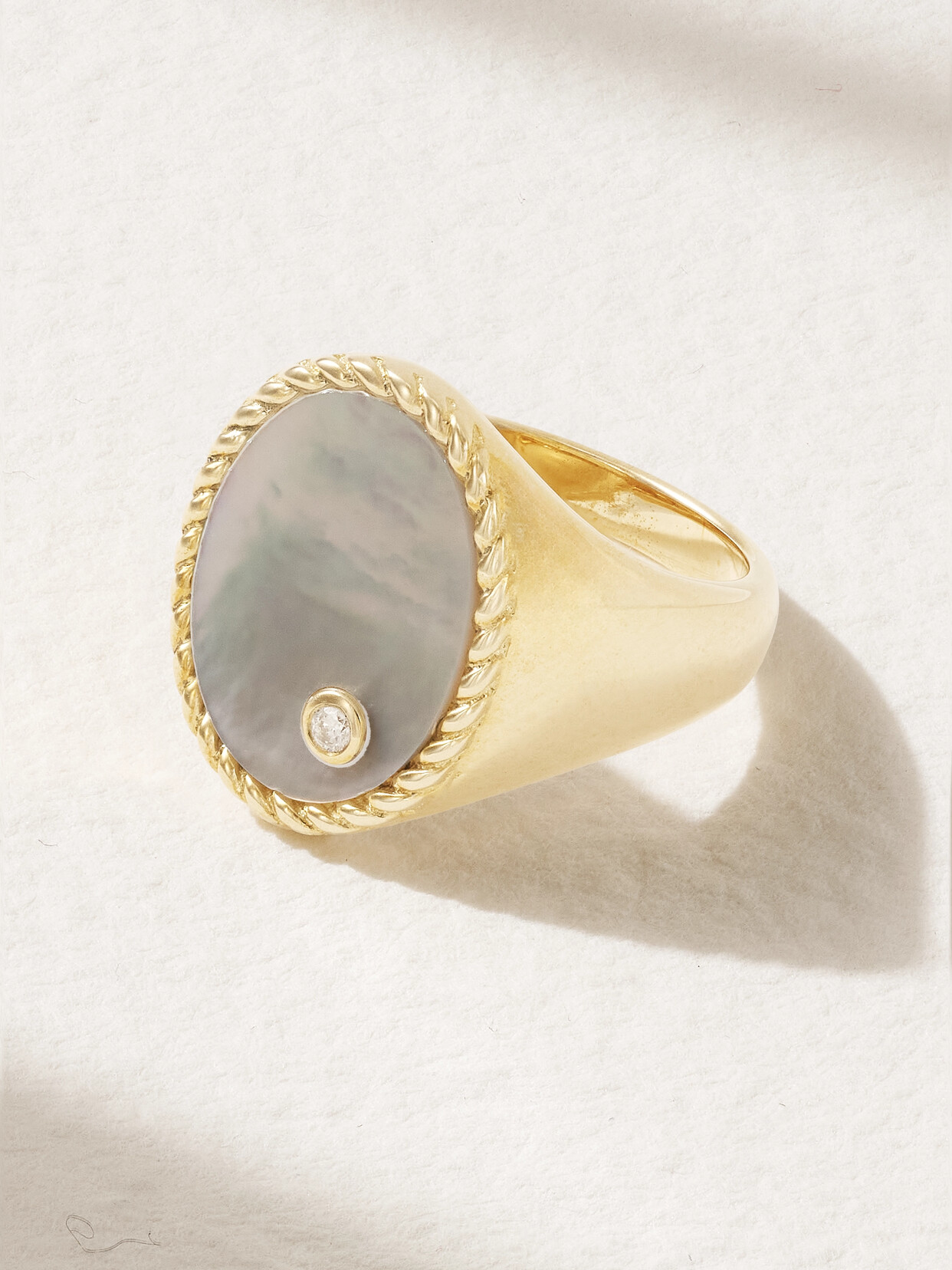 Yvonne Léon 9-karat Gold, Mother-of-pearl And Diamond Ring - 4