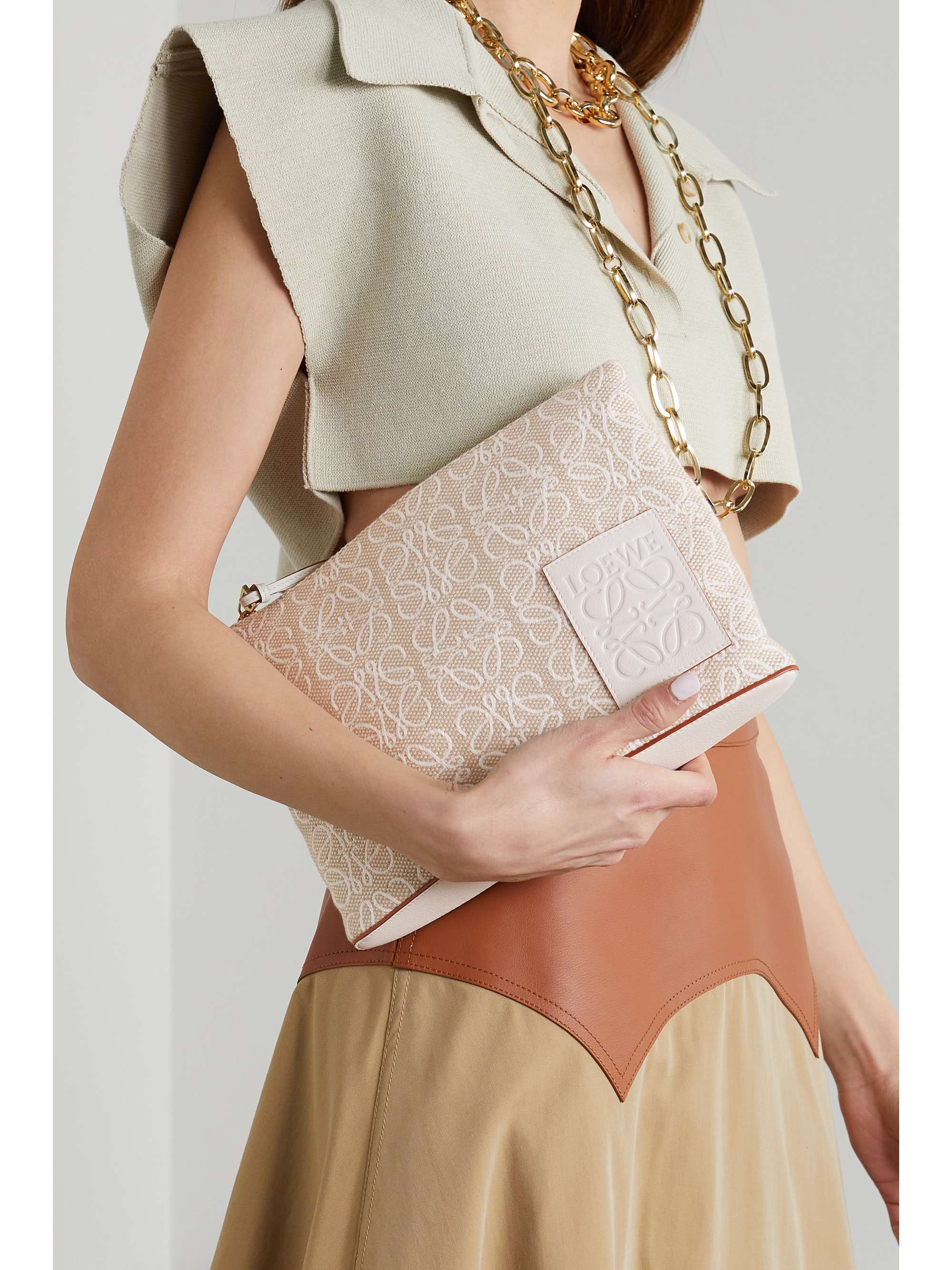 loewe pouch