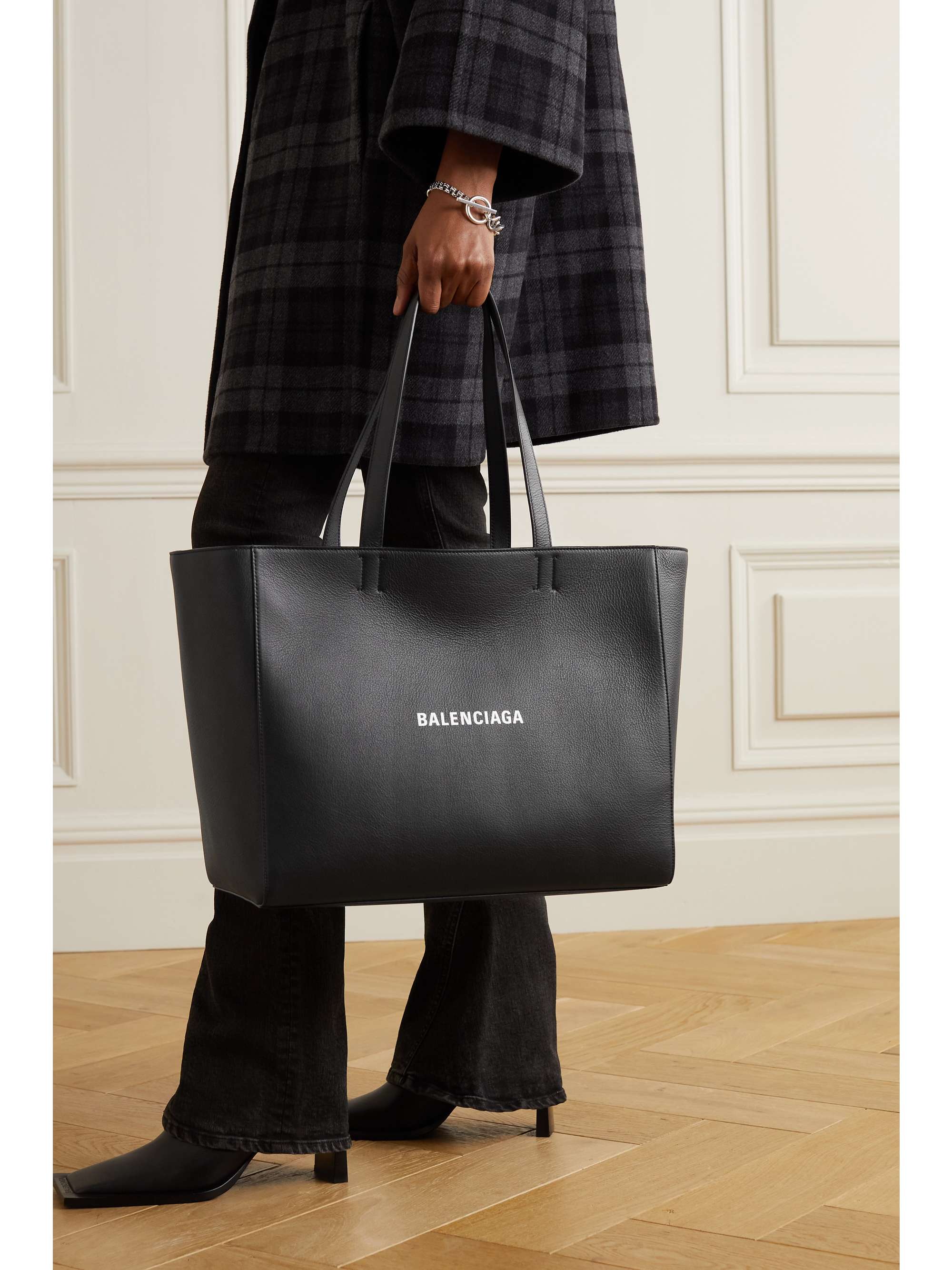 balenciaga everyday leather tote bag