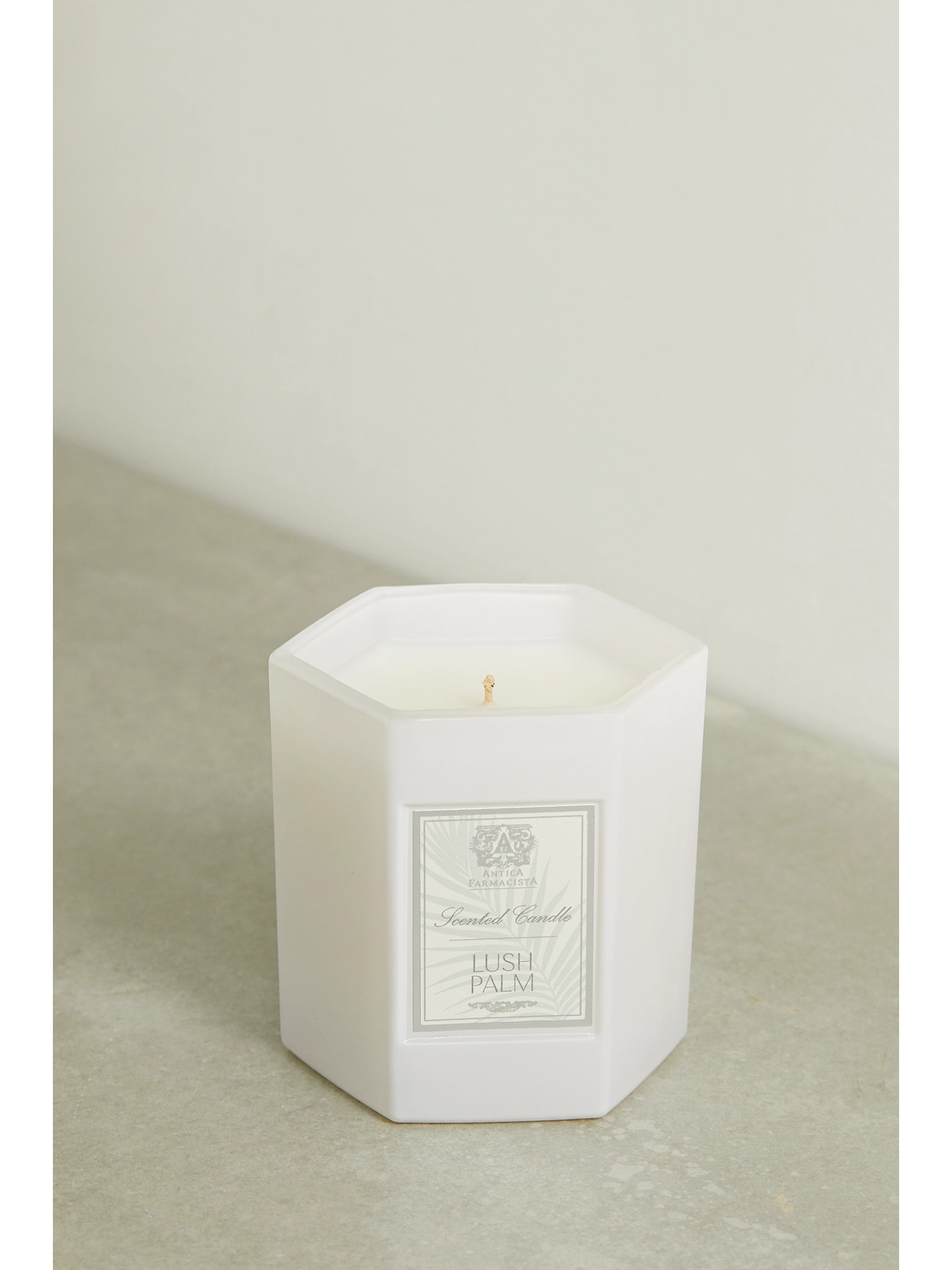 Antica Farmacista Lush Palm Scented Candle, 255g In White