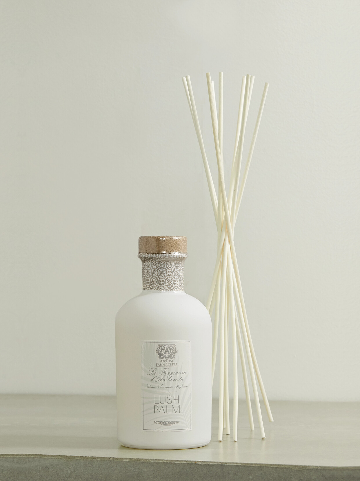 Antica Farmacista Lush Palm Reed Diffuser, 500ml In White