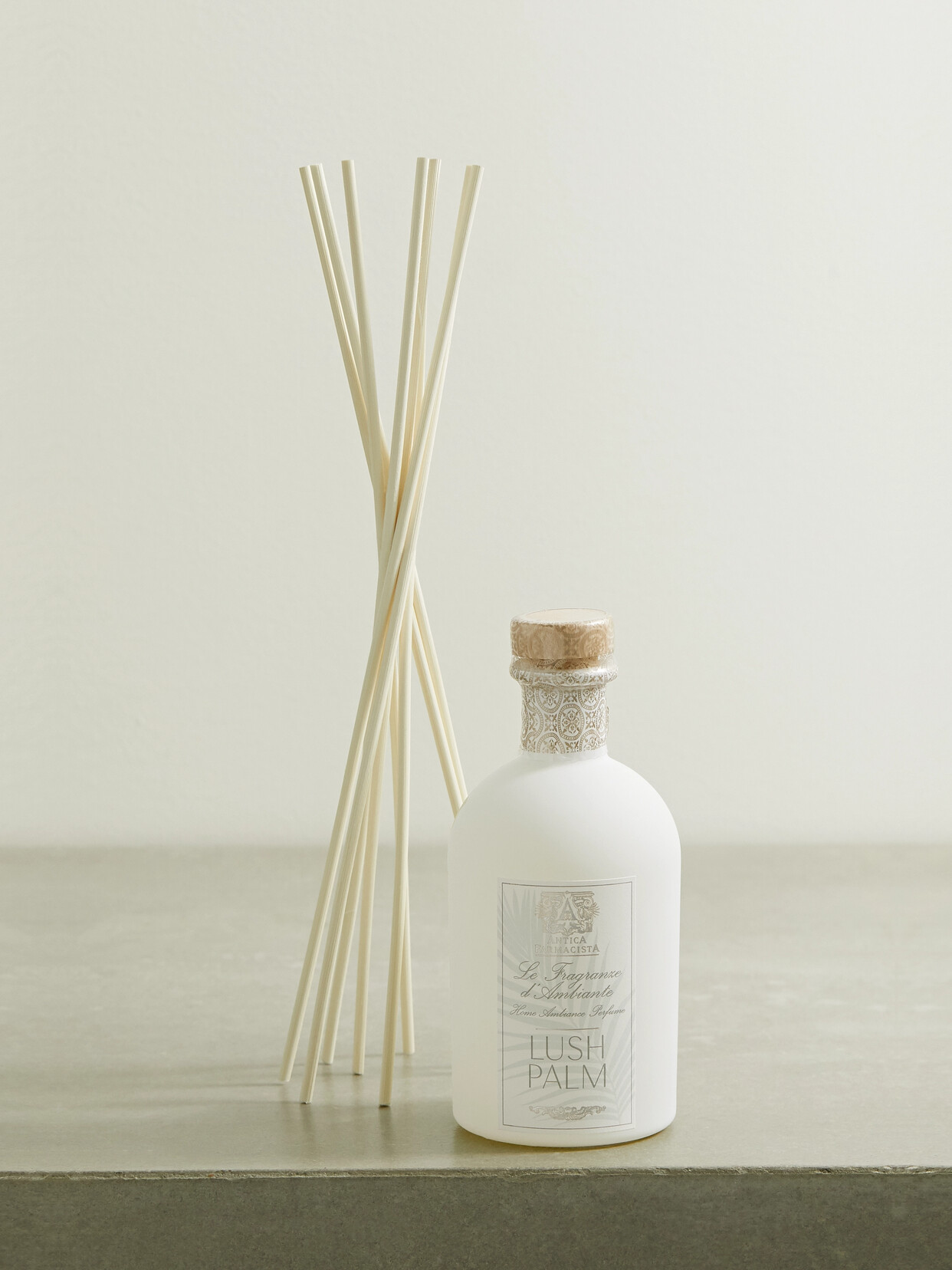Antica Farmacista Lush Palm Reed Diffuser, 250ml In White