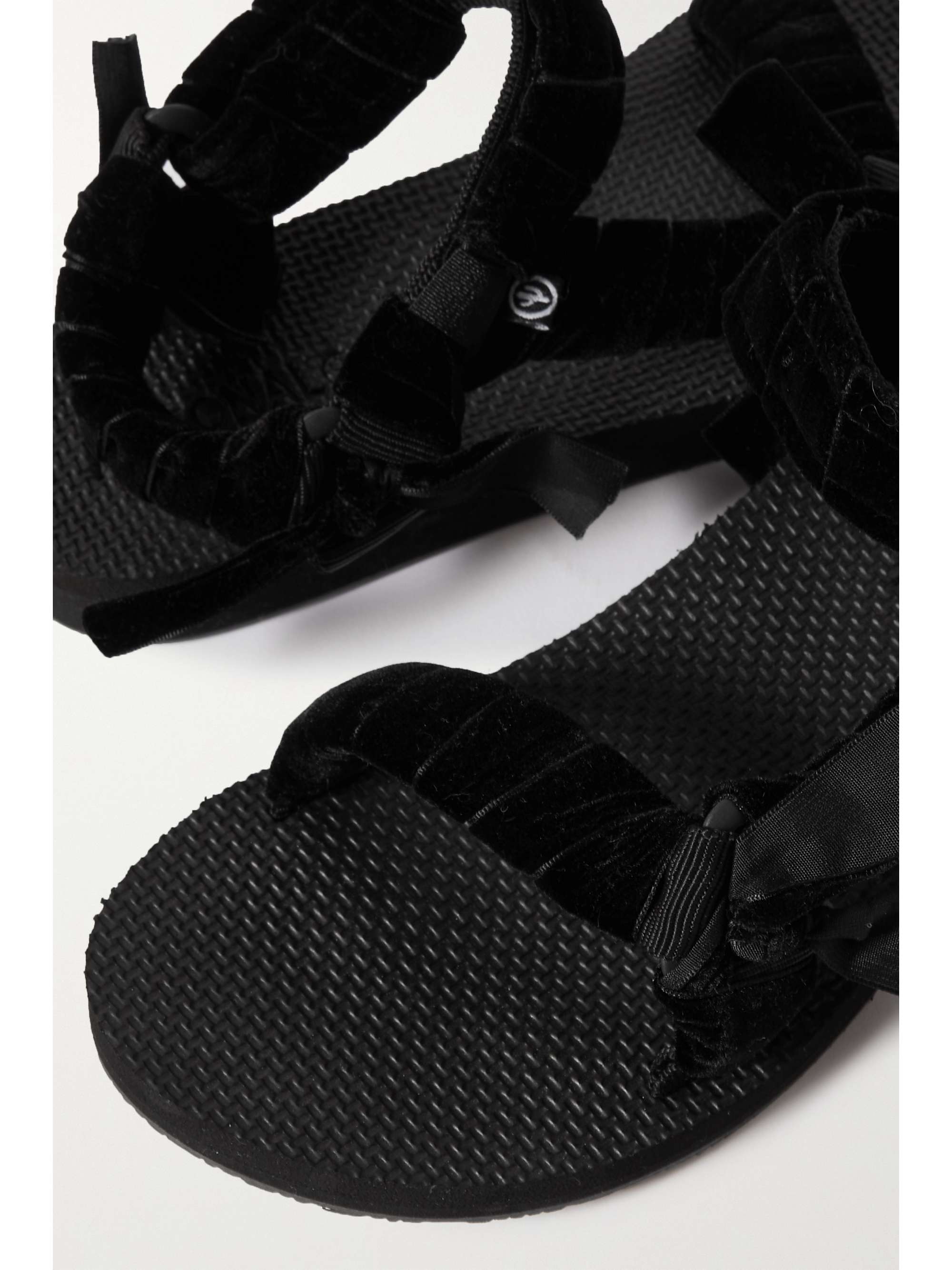 ARIZONA LOVE Trekky Sandalen aus recyceltem Canvas mit Verzierungen