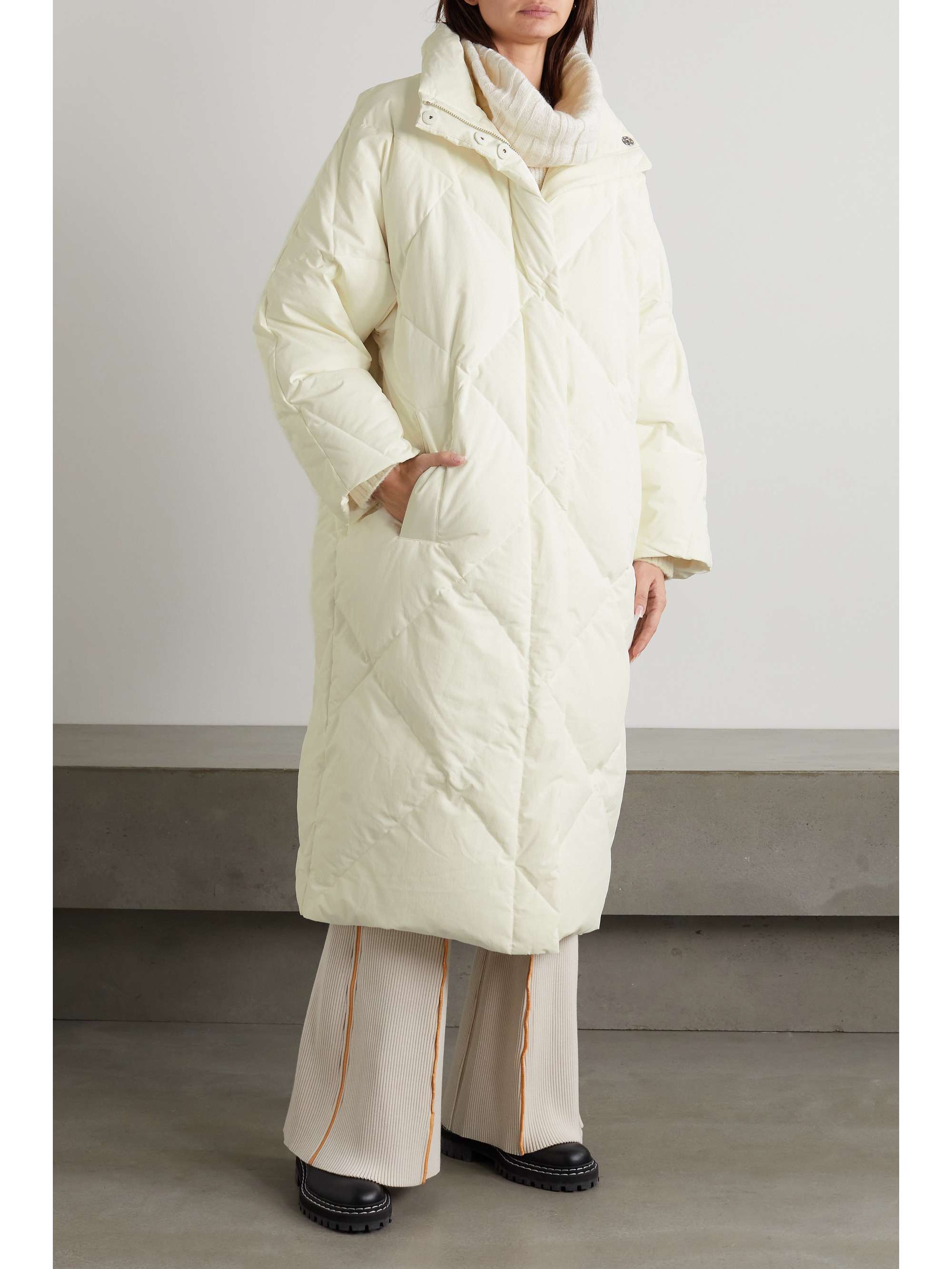 STAND STUDIO Anissa quilted shell down coat