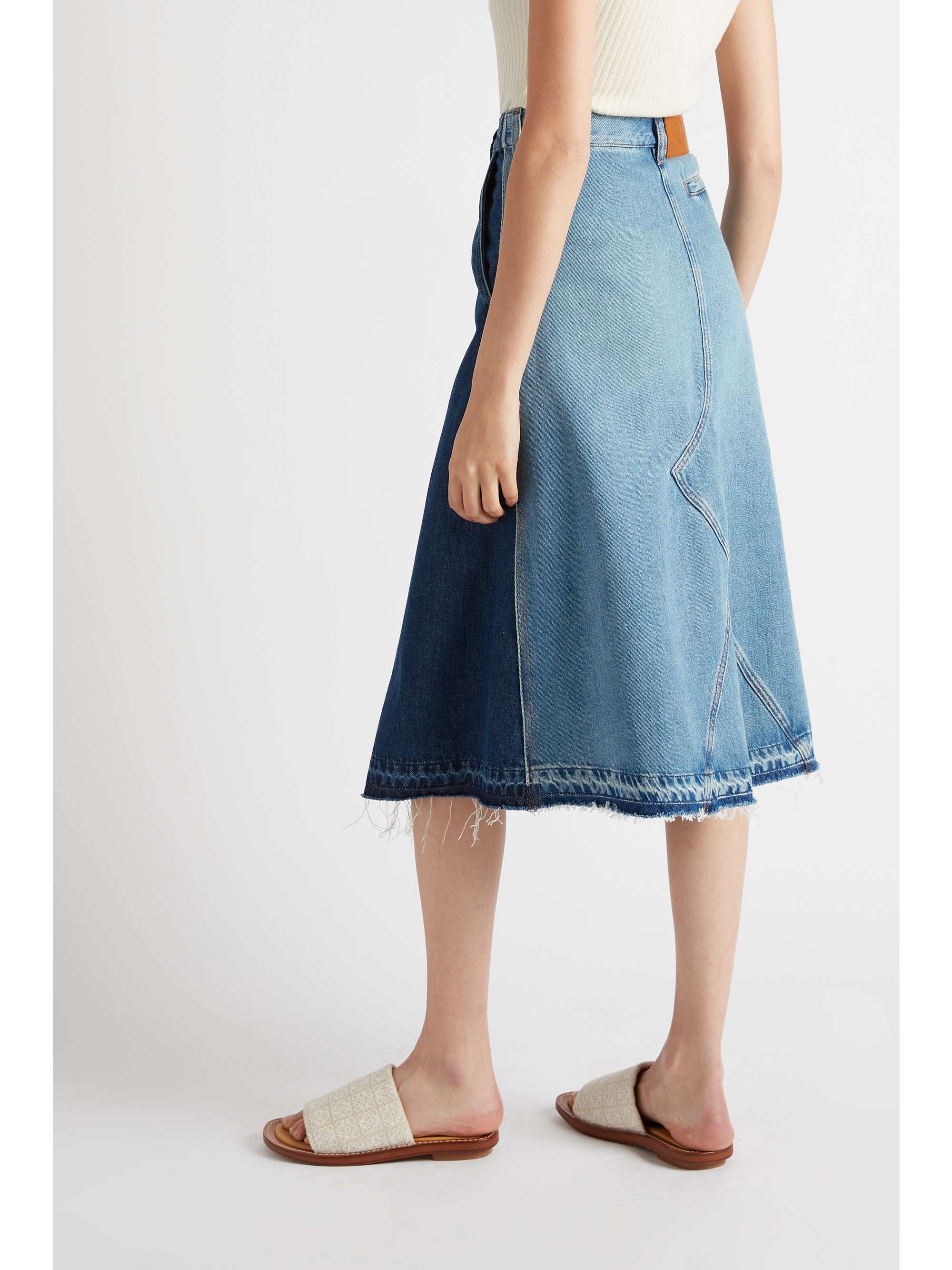 Chân váy midi denim của Loewe