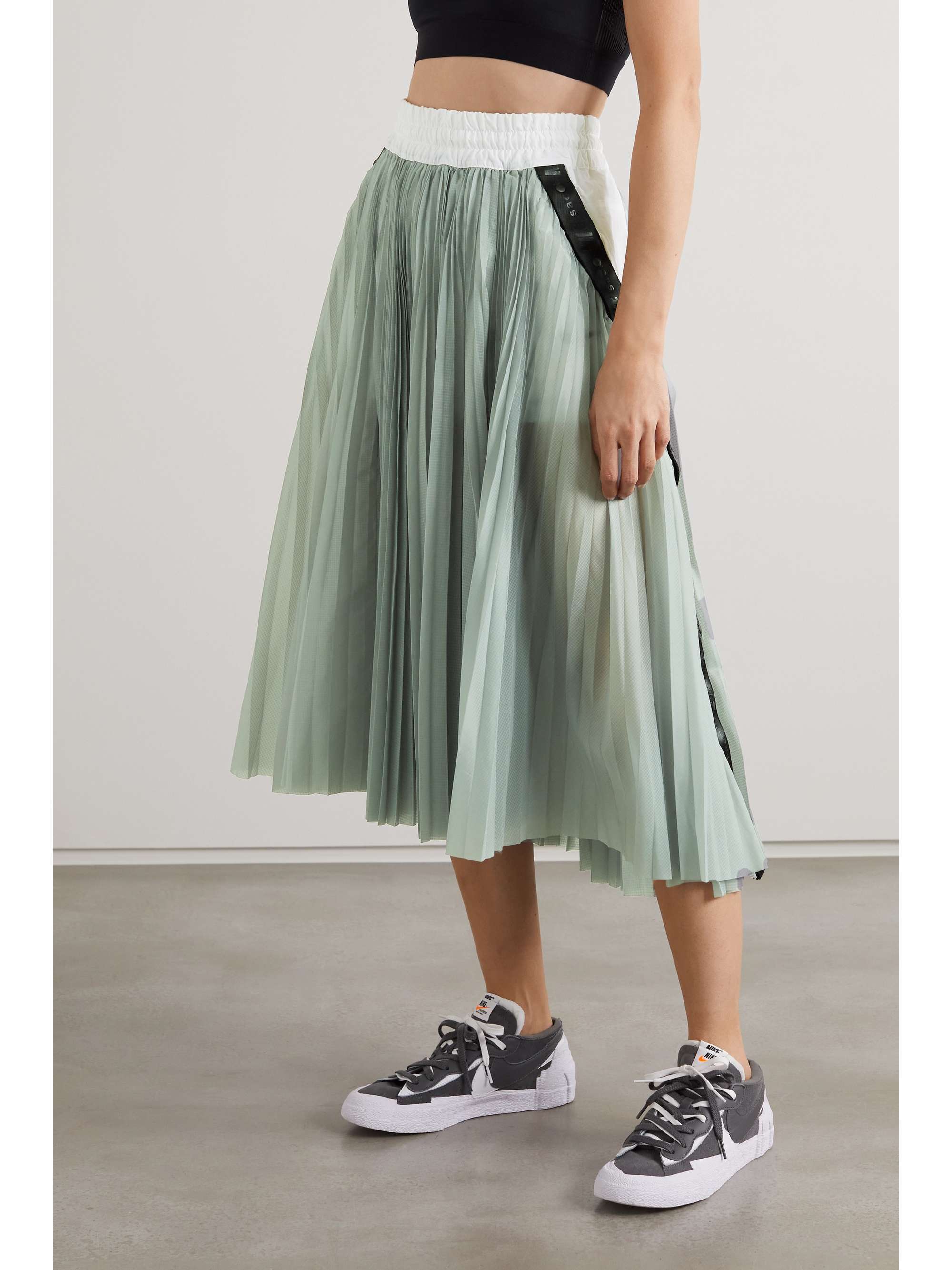 nike slides fanny pack