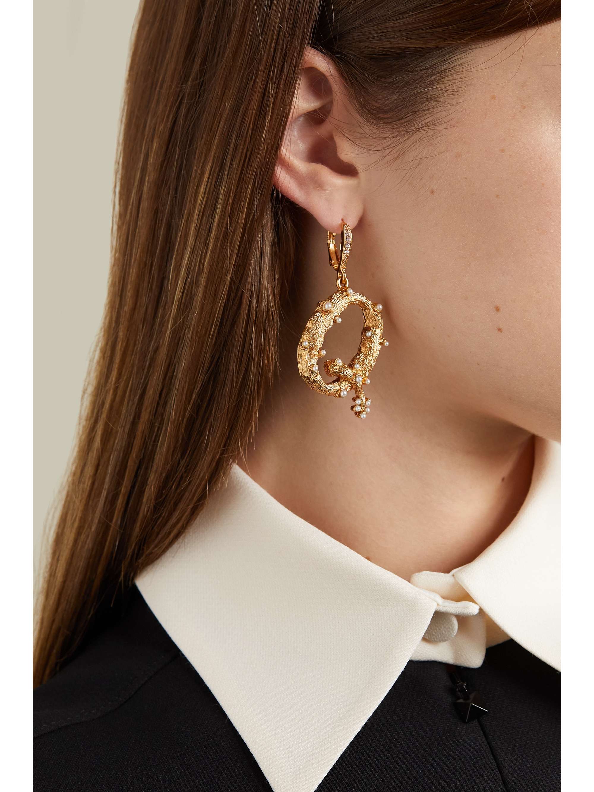 OSCAR DE LA RENTA Alphabet gold-tone faux pearl single earring