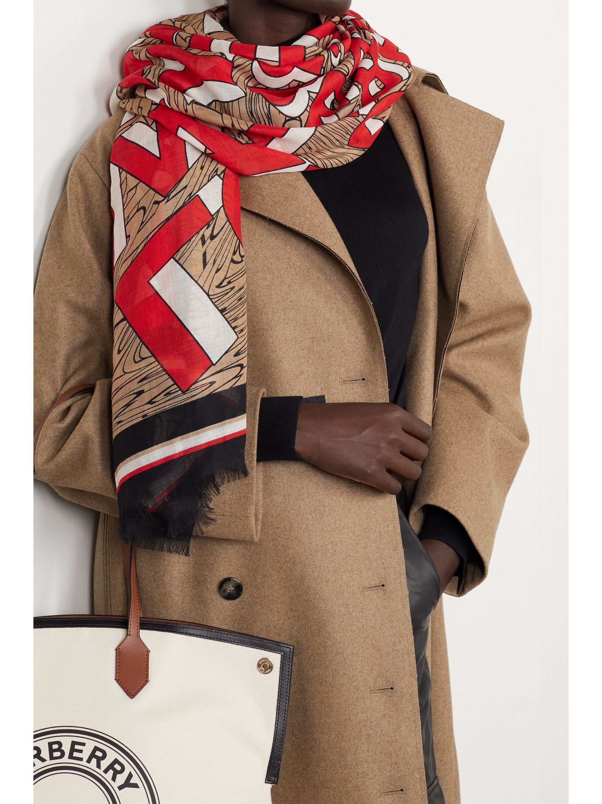 Burberry tan scarf 2025