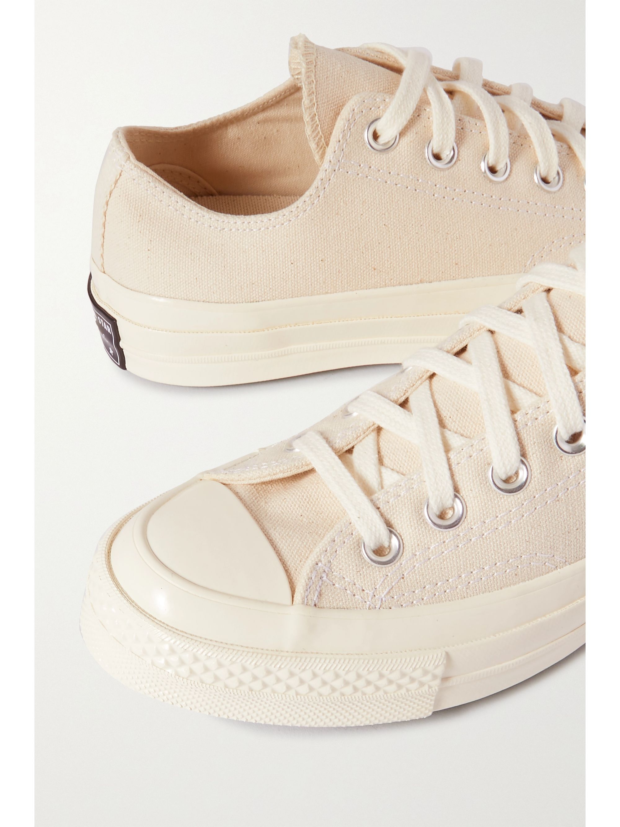 converse ecru low