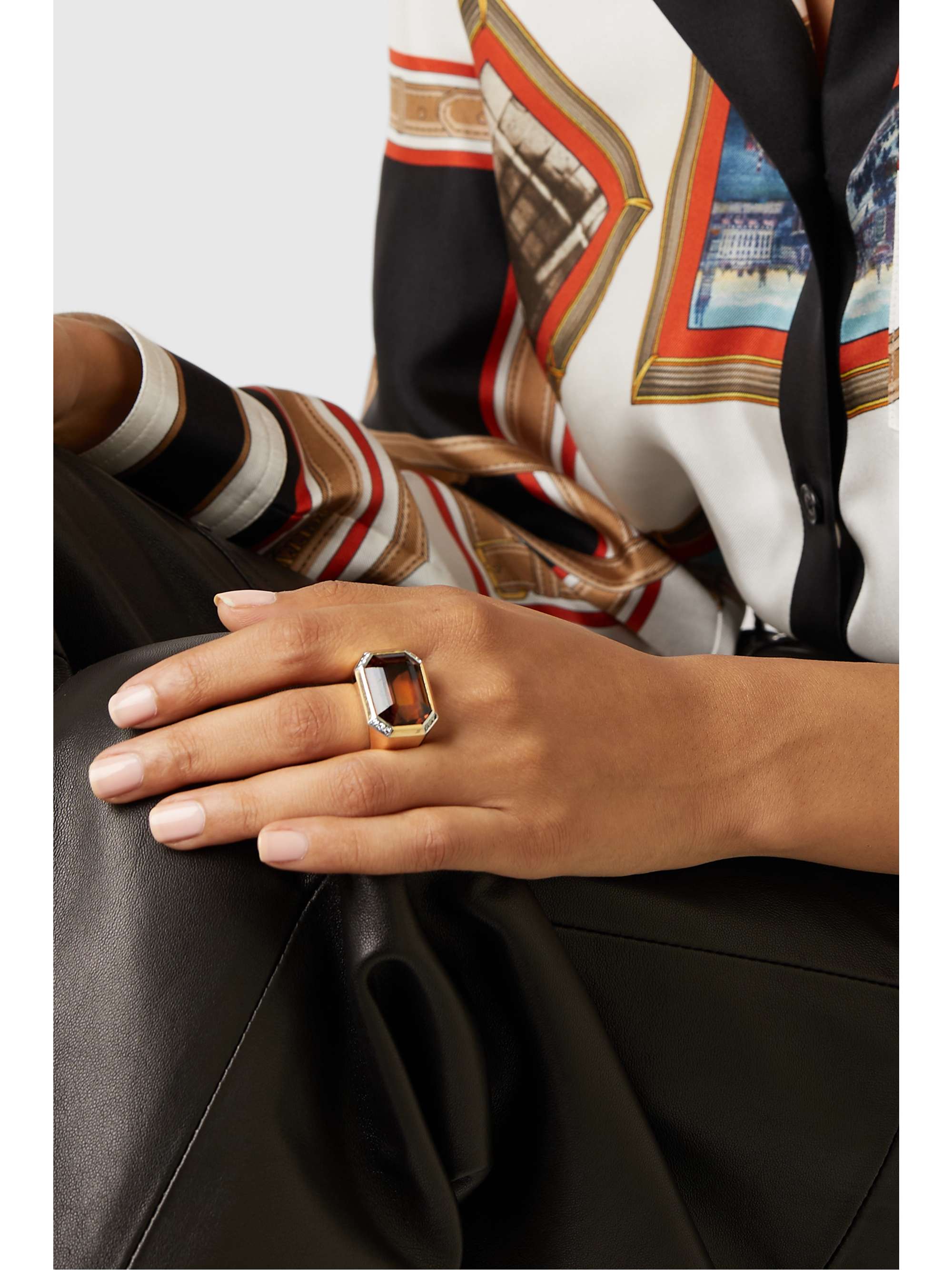 FRED LEIGHTON 1970s 18-karat gold and platinum, citrine and diamond ring