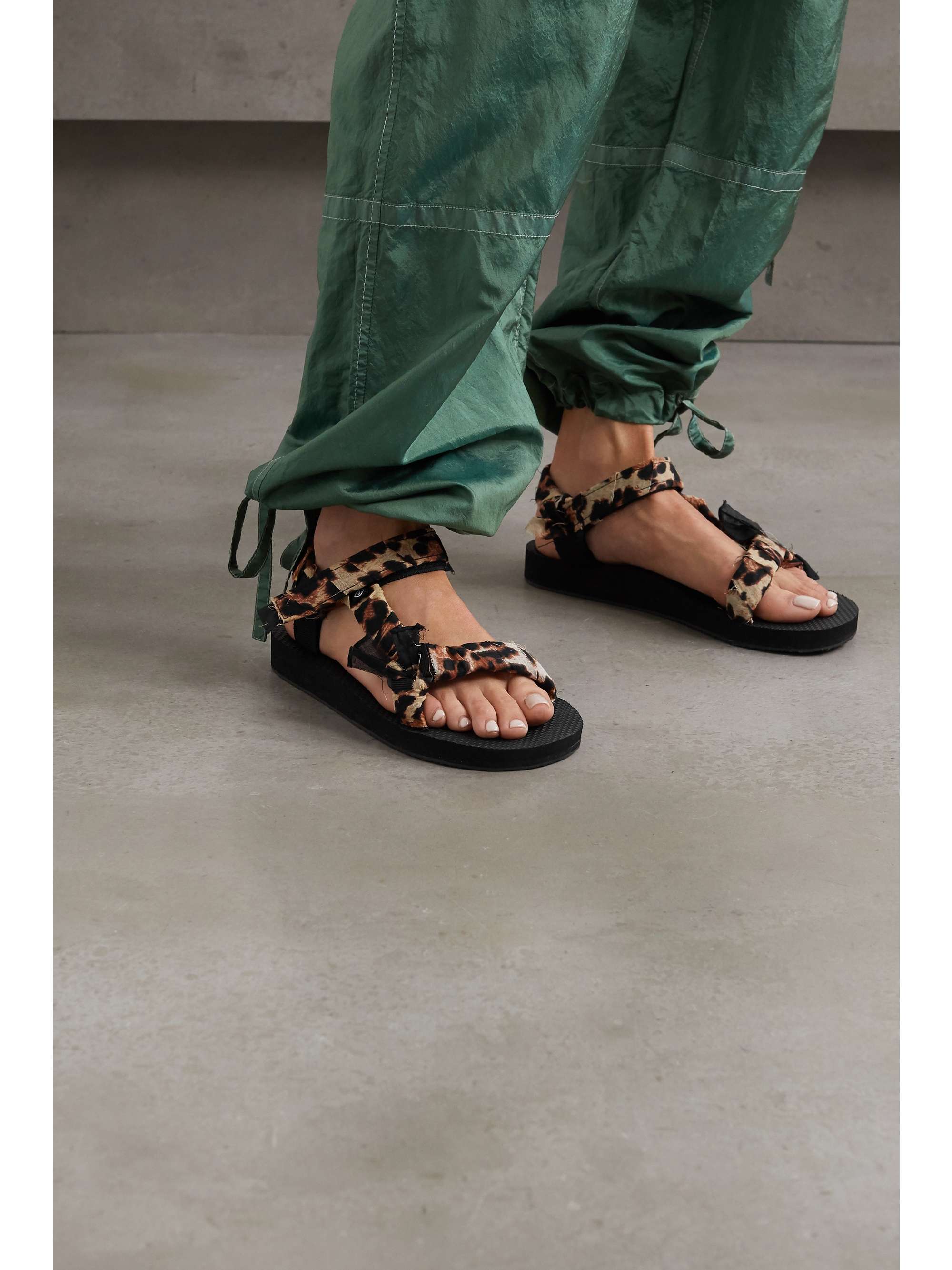 adidas slip on 38