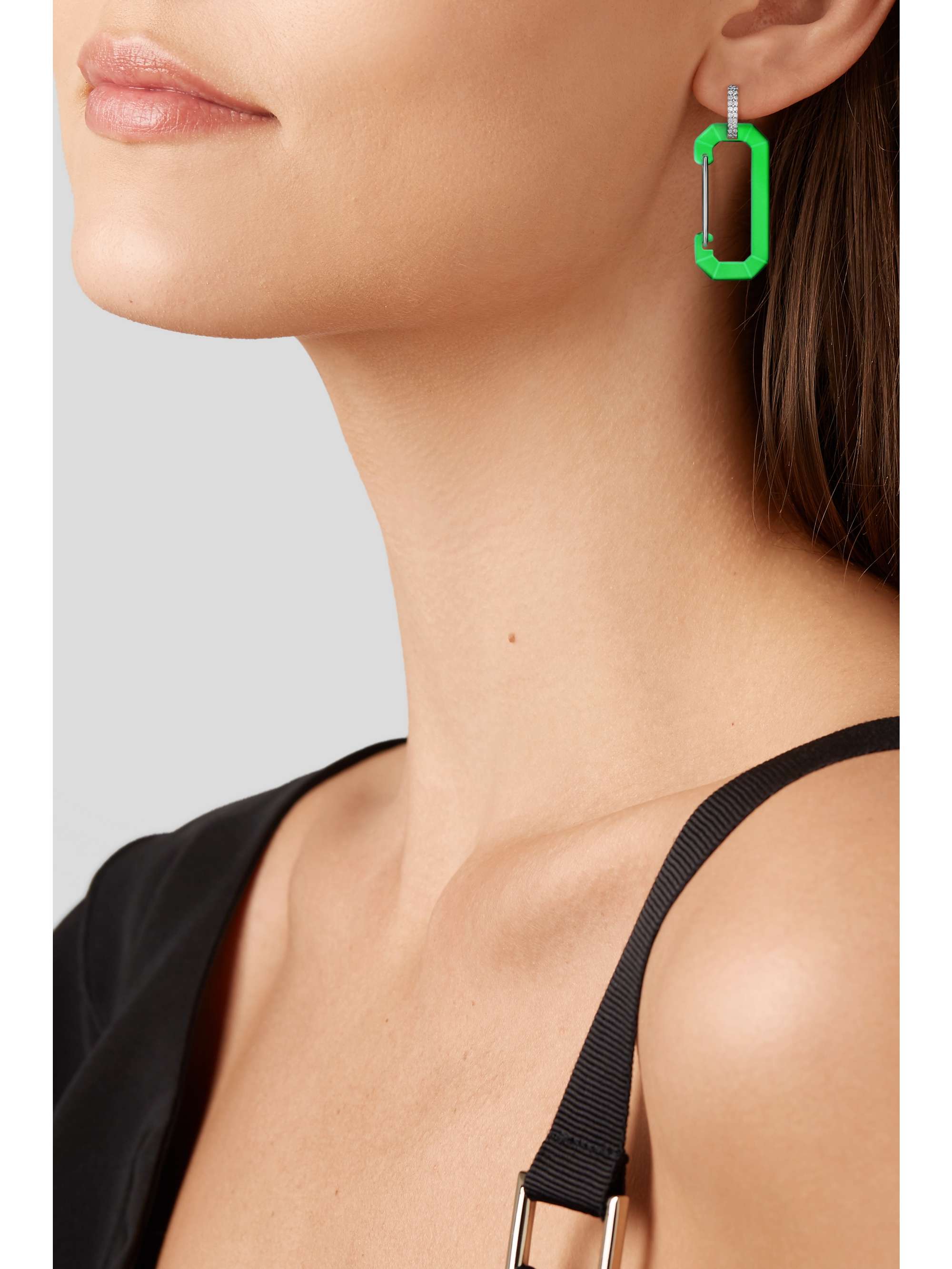 EÉRA Chiara 18-karat white gold, diamond and enamel earring