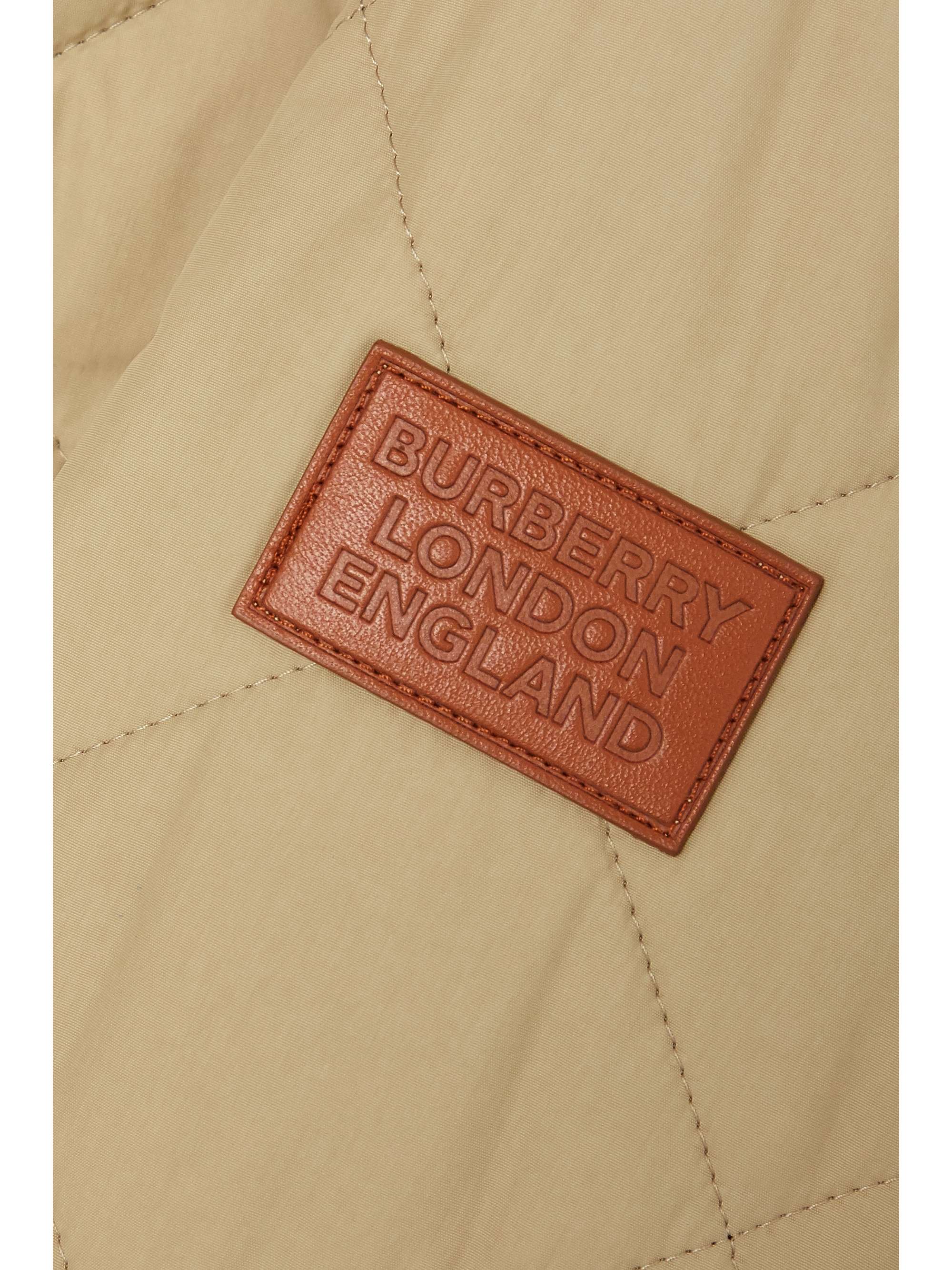 BURBERRY جاكيت من قماش عازل مبطّن بحاشية من المخمل المضلع والجلد