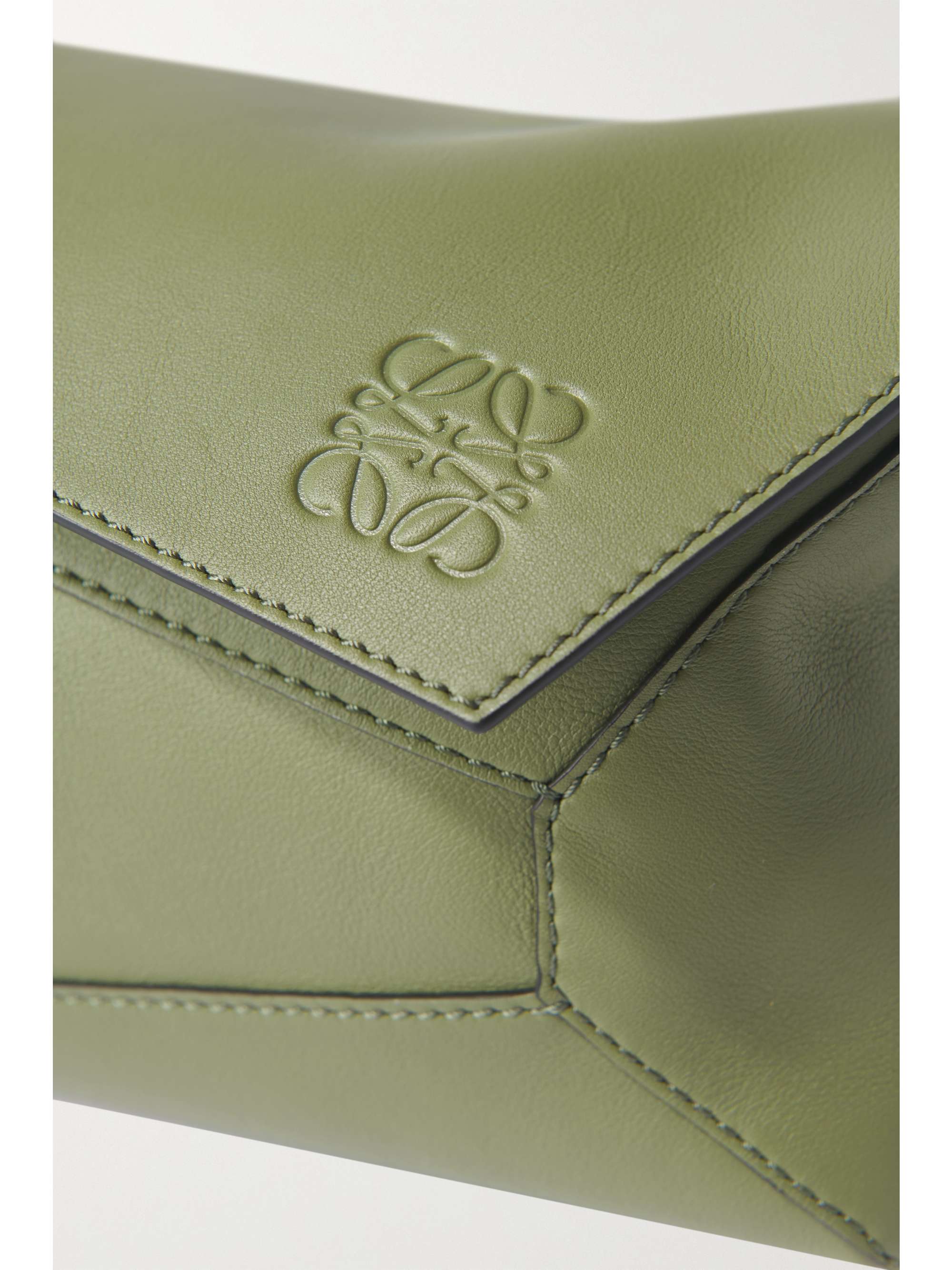 Puzzle Medium Leather Shoulder Bag in Green - Loewe